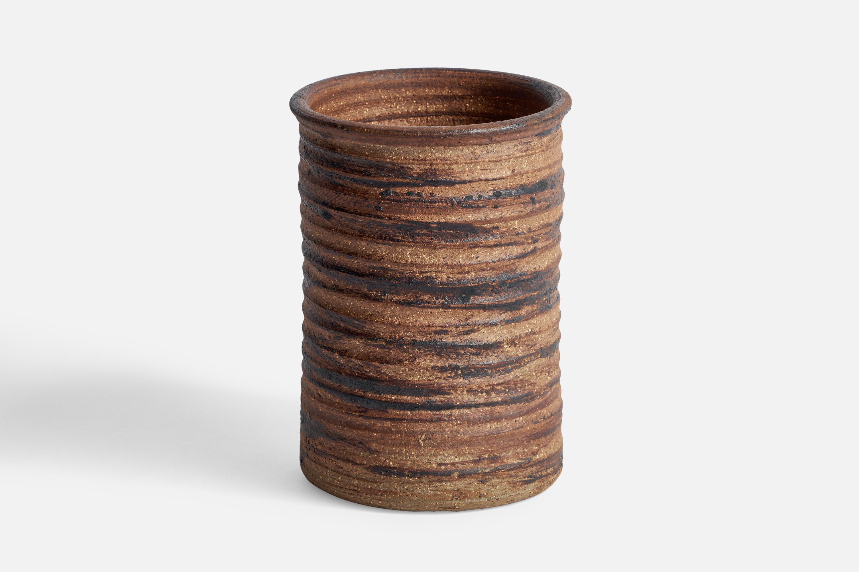 Designer danese, Vaso, Ceramica, Danimarca, anni '1960 In condizioni buone in vendita a High Point, NC