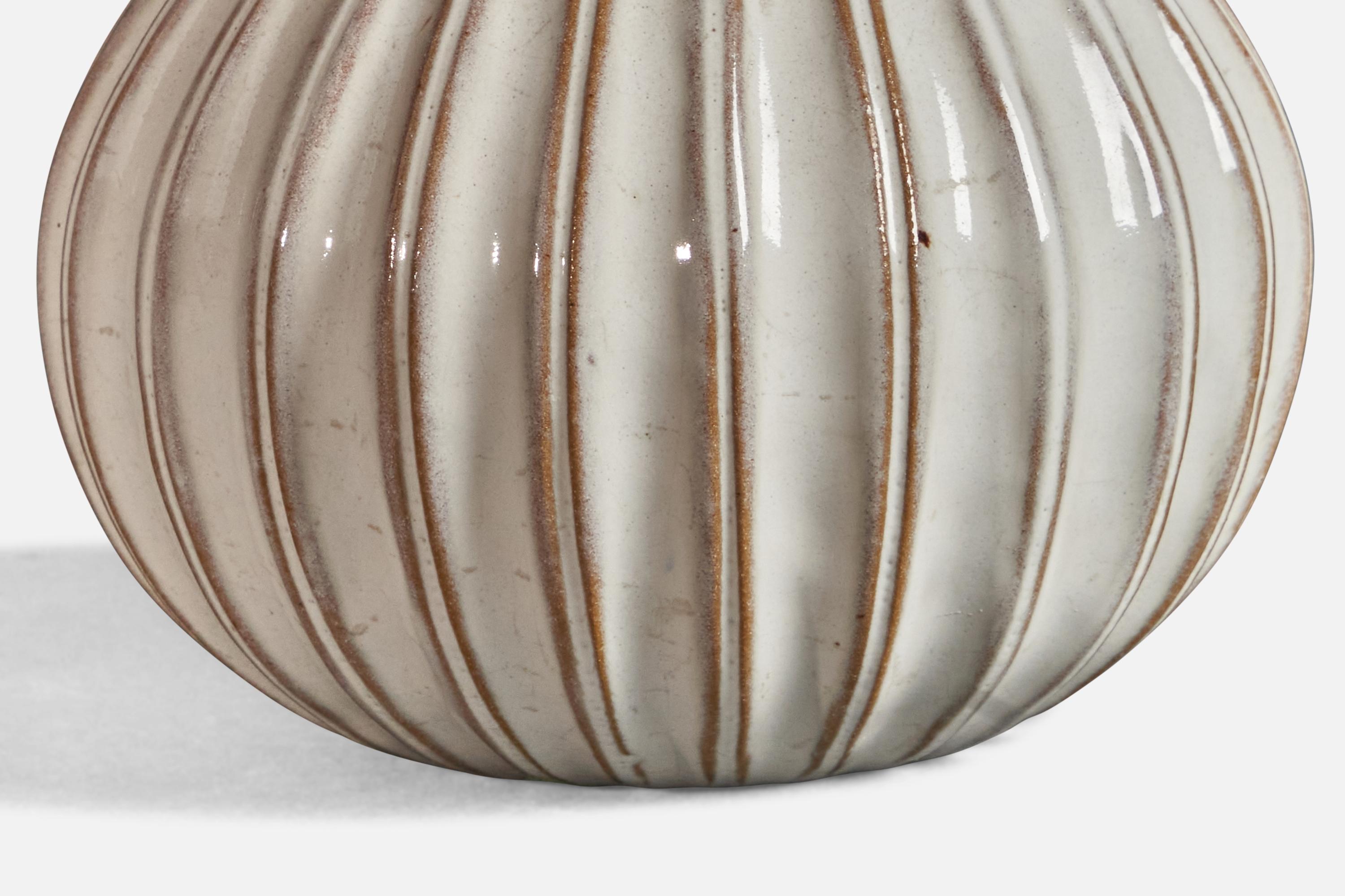 Danish Designer, Vase, Earthenware, Denmark, 1940s In Good Condition For Sale In High Point, NC