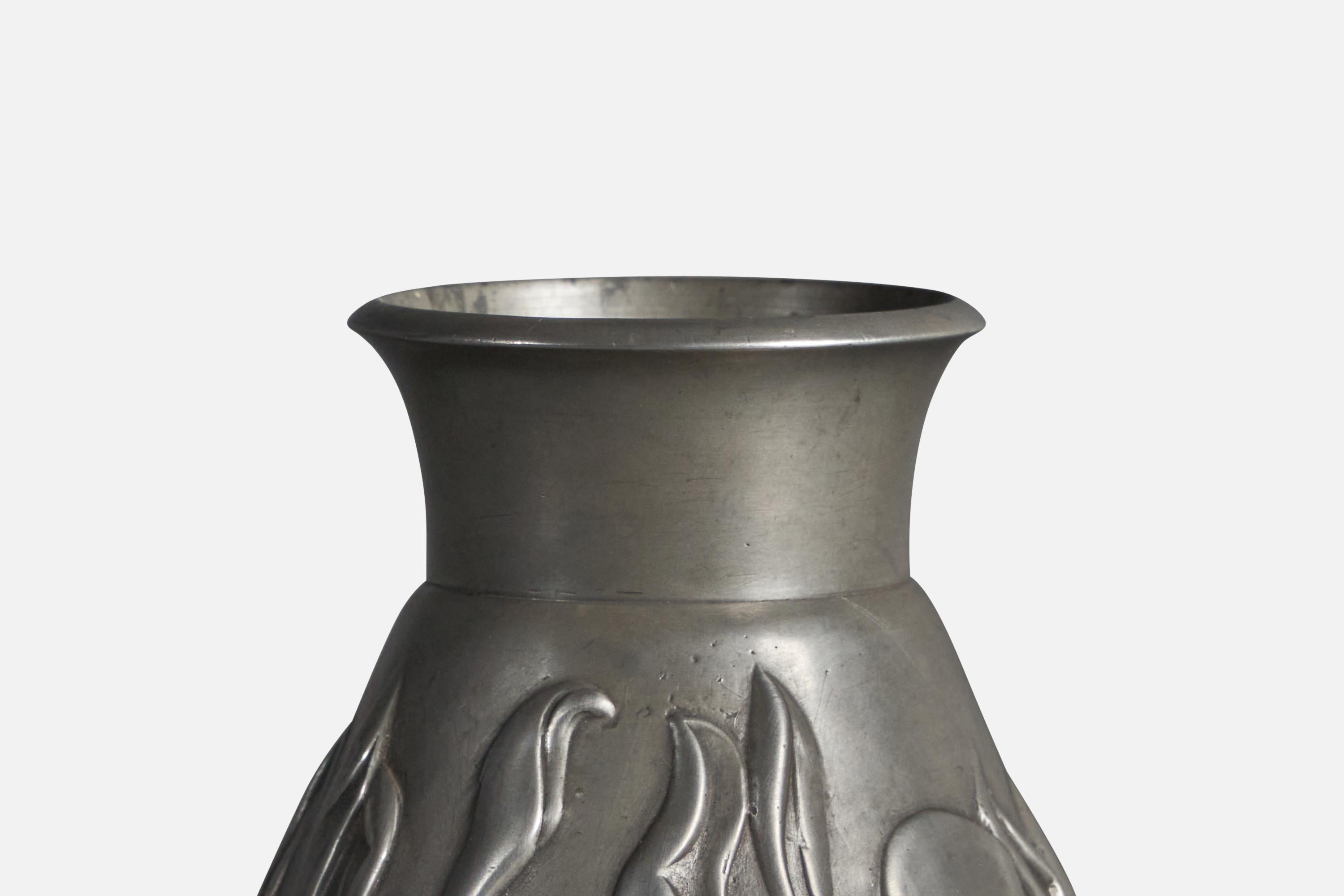 Danish Designer, Vase, Pewter, Denmark, 1940s In Good Condition For Sale In High Point, NC