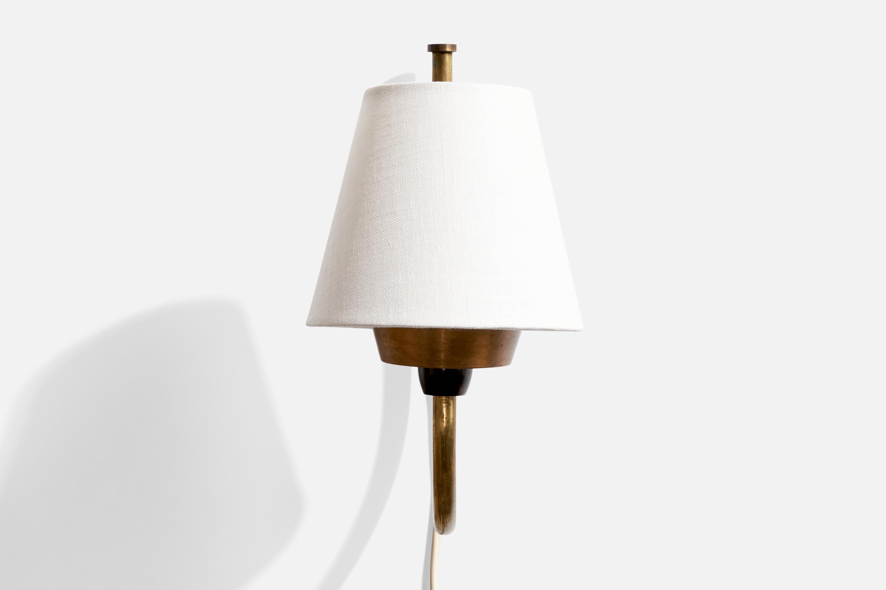 Scandinave moderne Design/One, applique murale, laiton, bakélite, tissu, Danemark, années 1940 en vente