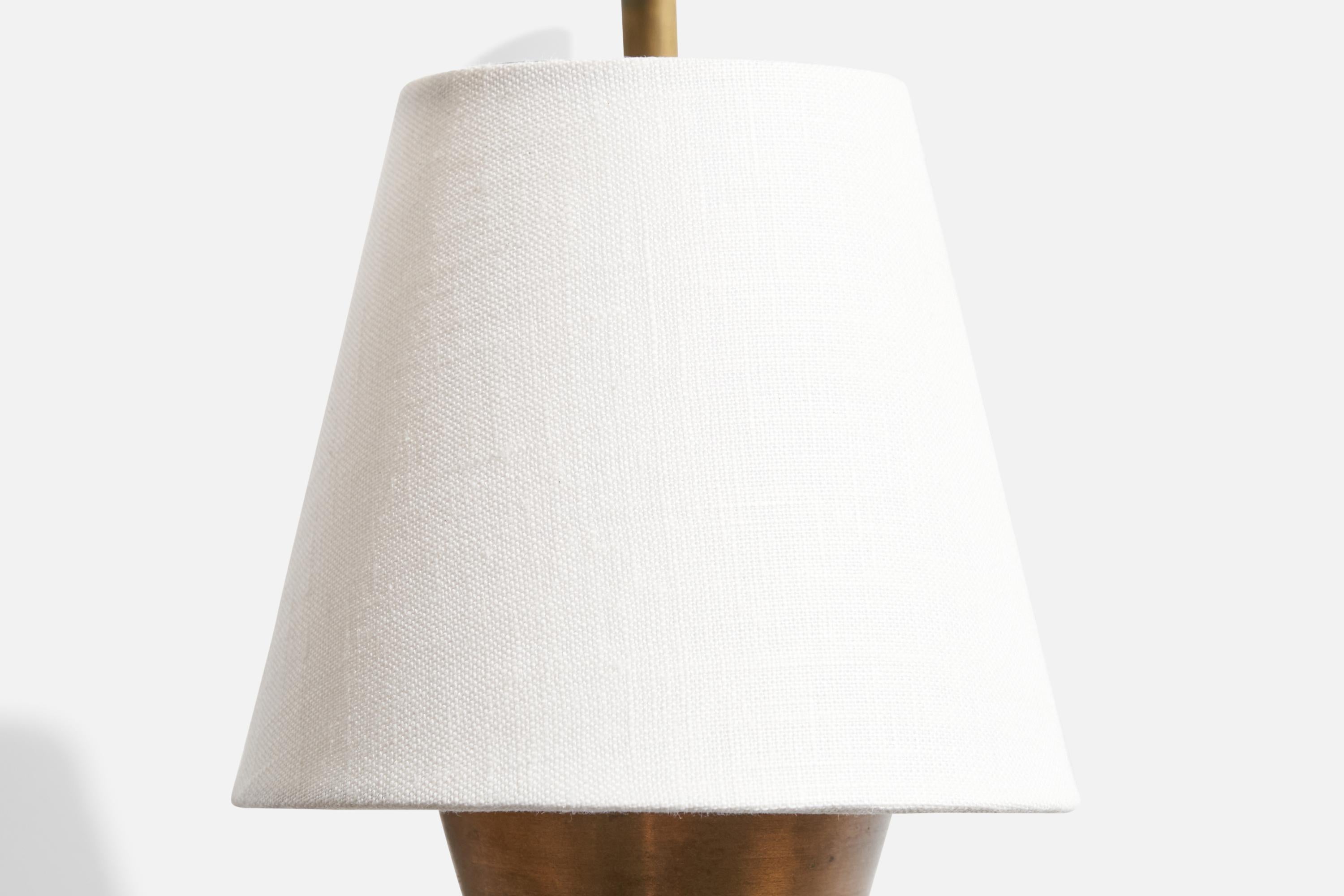 Laiton Design/One, applique murale, laiton, bakélite, tissu, Danemark, années 1940 en vente