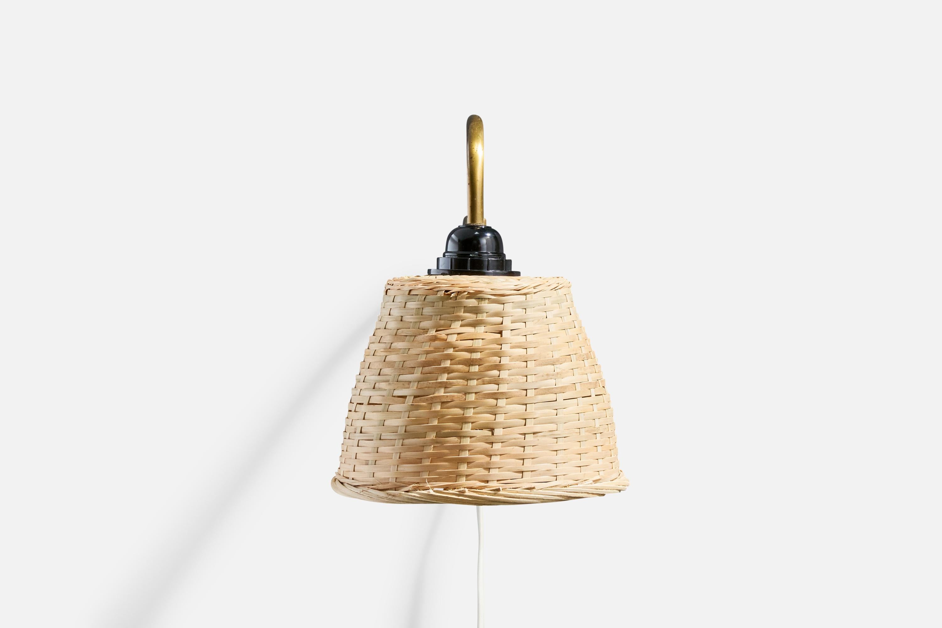 Danois Design/One, applique murale, laiton, cuivre, rotin, Danemark, années 1950 en vente