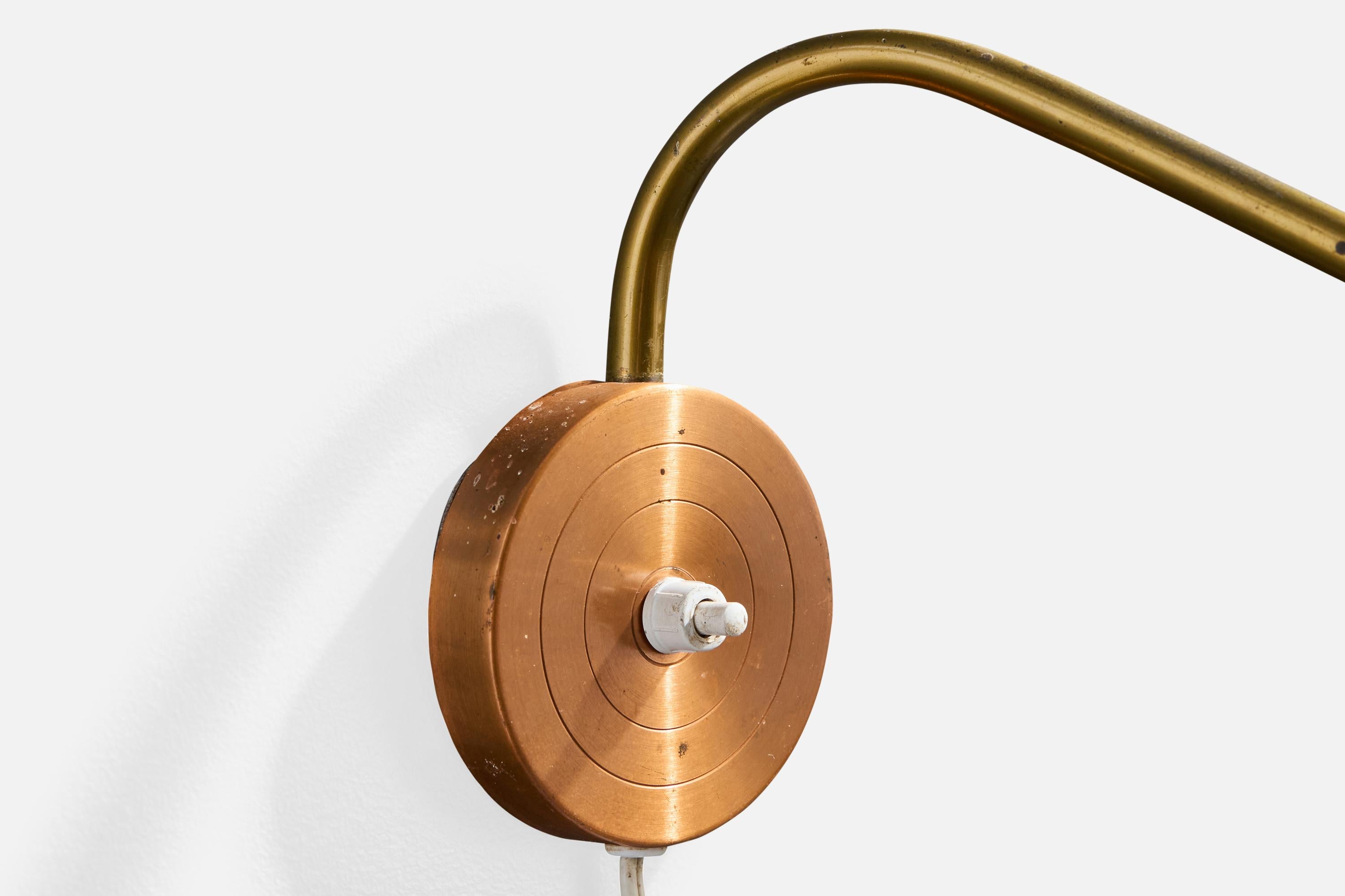 Milieu du XXe siècle Design/One, applique murale, laiton, cuivre, rotin, Danemark, années 1950 en vente