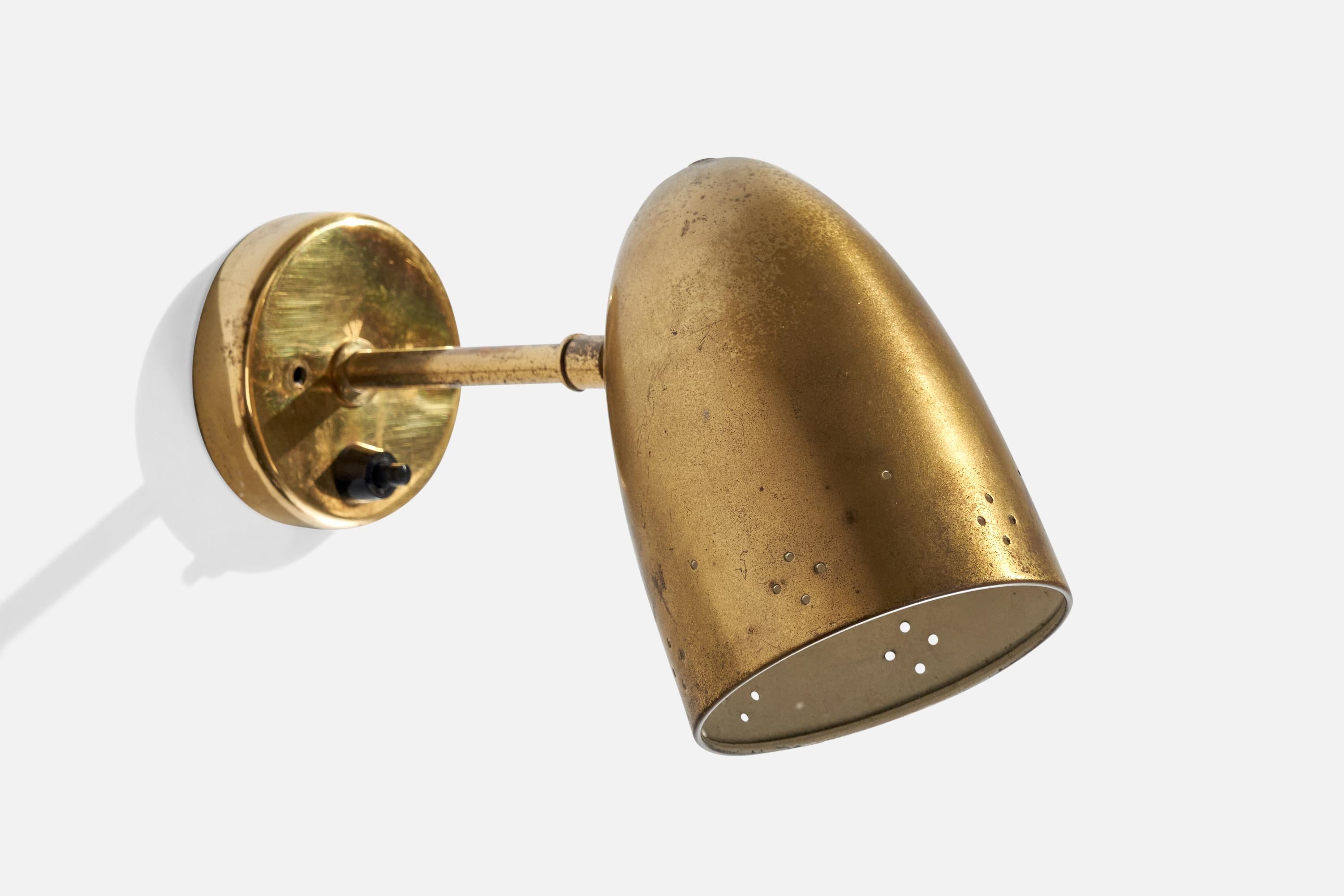 Un'applique regolabile in ottone progettata e prodotta in Danimarca, negli anni '40 circa.

Dimensioni complessive (pollici): 5,375