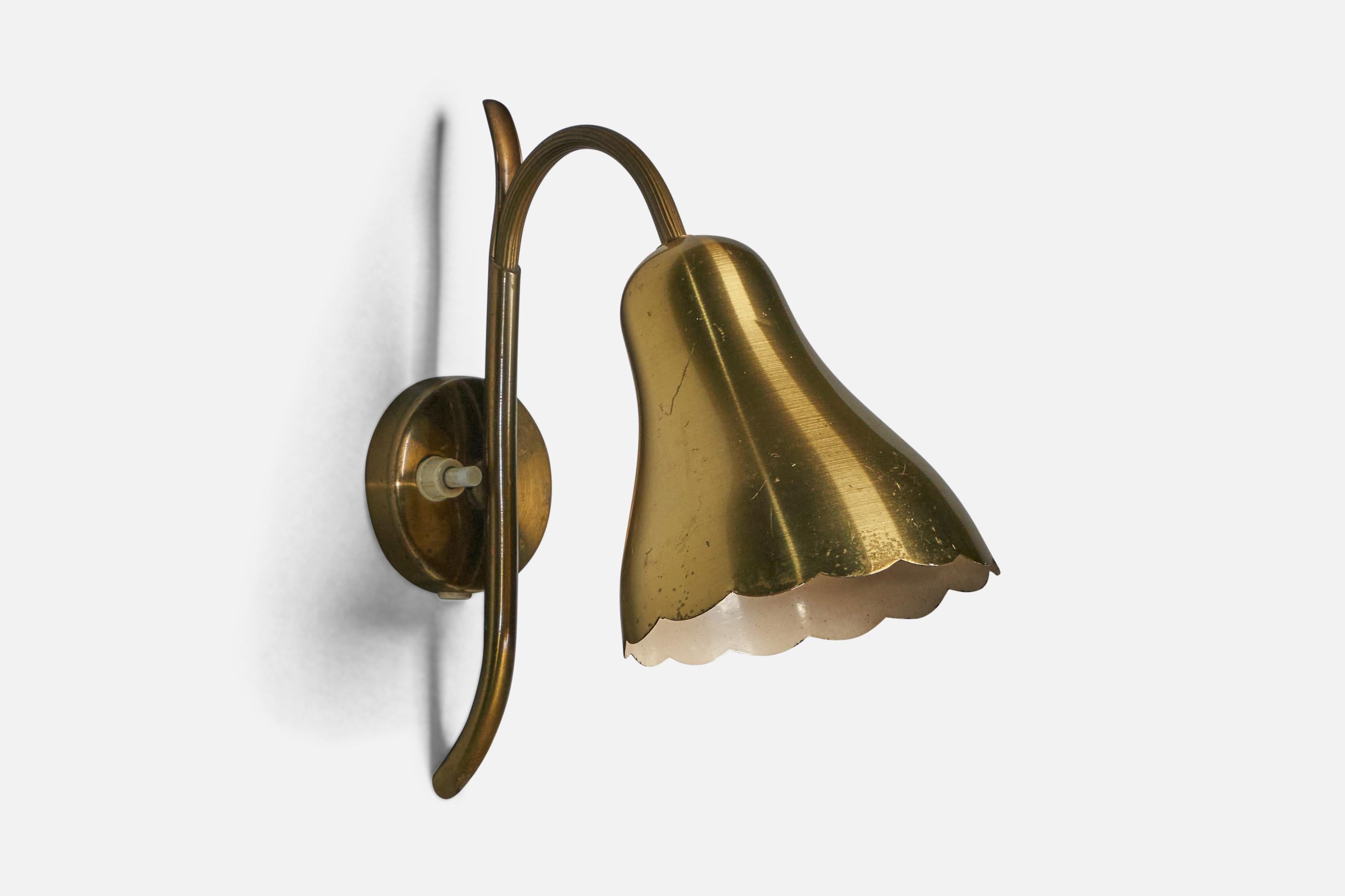 Danish Designer, Wall Light, Brass, Denmark, 1940s In Good Condition For Sale In High Point, NC