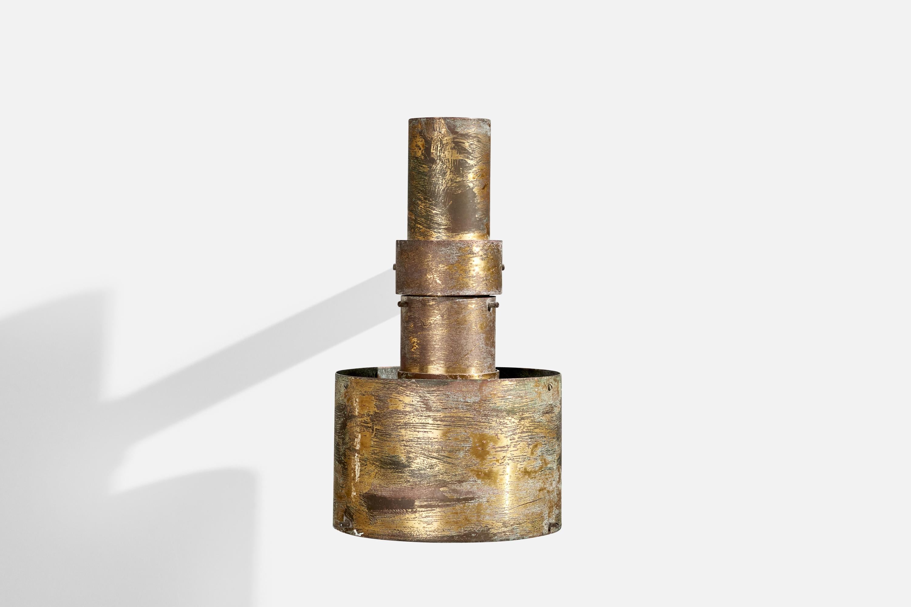 Danish Designer, Wall Light, Brass, Denmark, 1960s For Sale Danish Designer, Wall Light, Brass, Denmark, 1960s For Sale