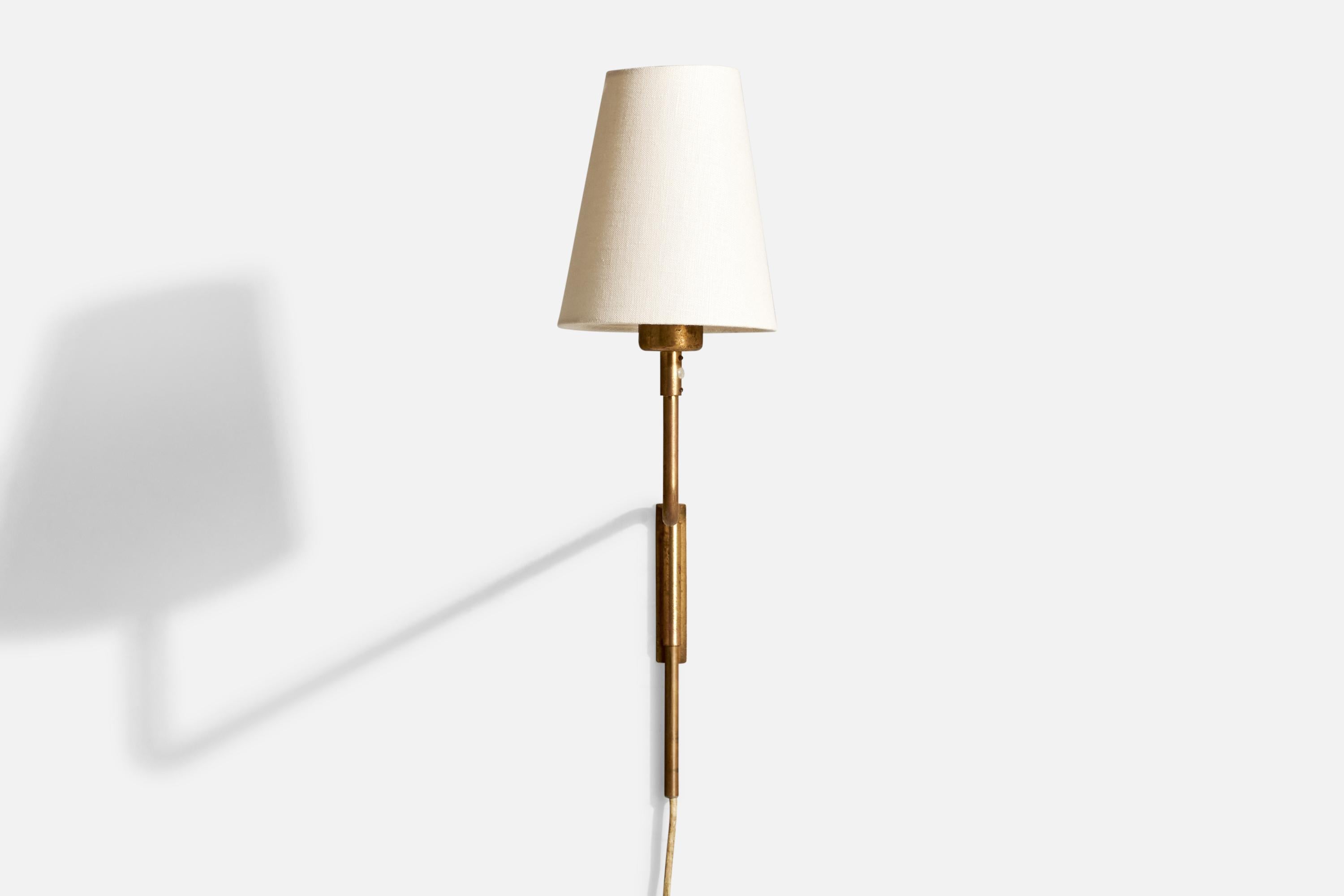 Dänische Designerin, Wandleuchte, Messing, Stoff, Dänemark, 1940er Jahre (Skandinavische Moderne) im Angebot