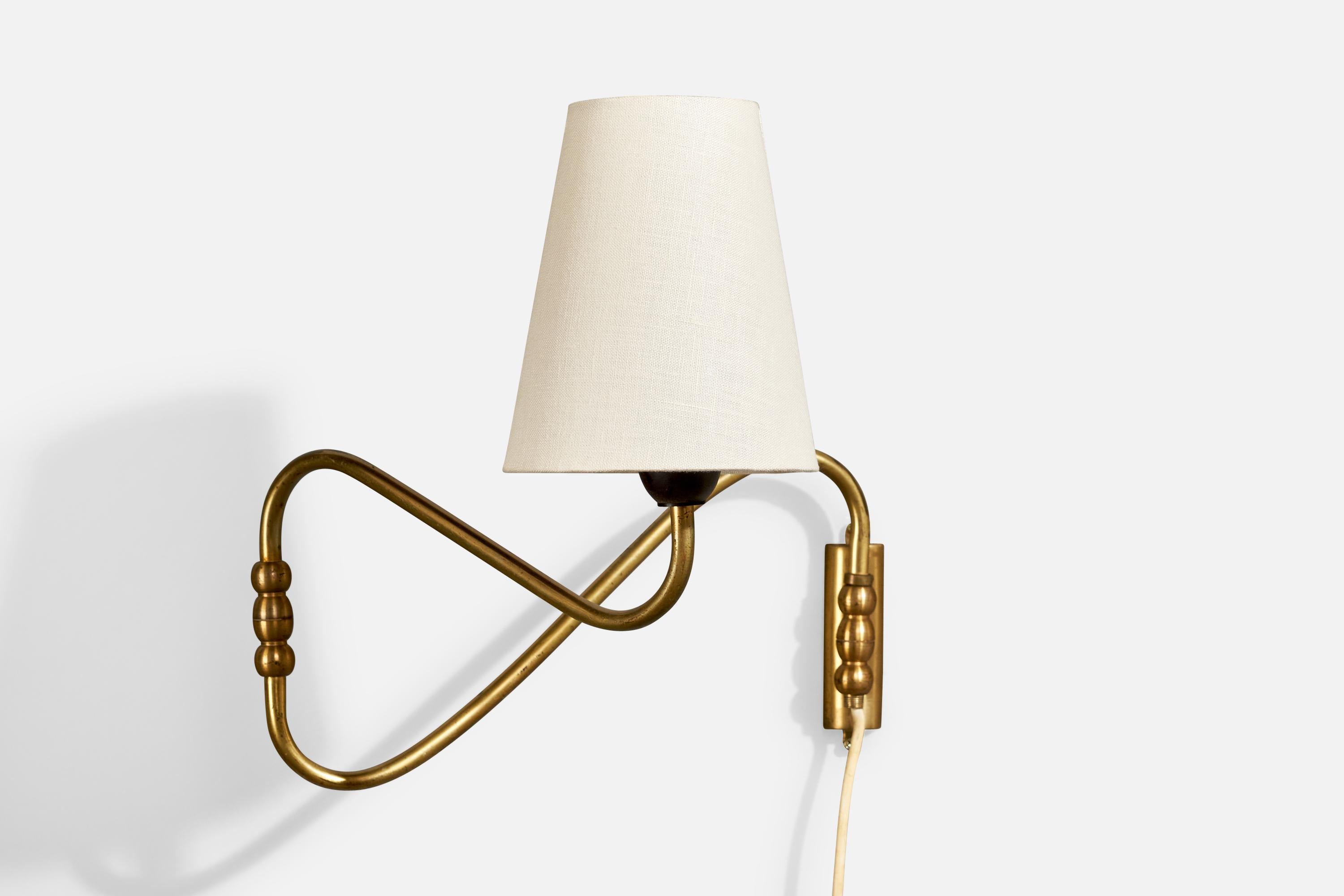 Dänische Designerin, Wandleuchte, Messing, Stoff, Dänemark, 1940er Jahre (Skandinavische Moderne) im Angebot