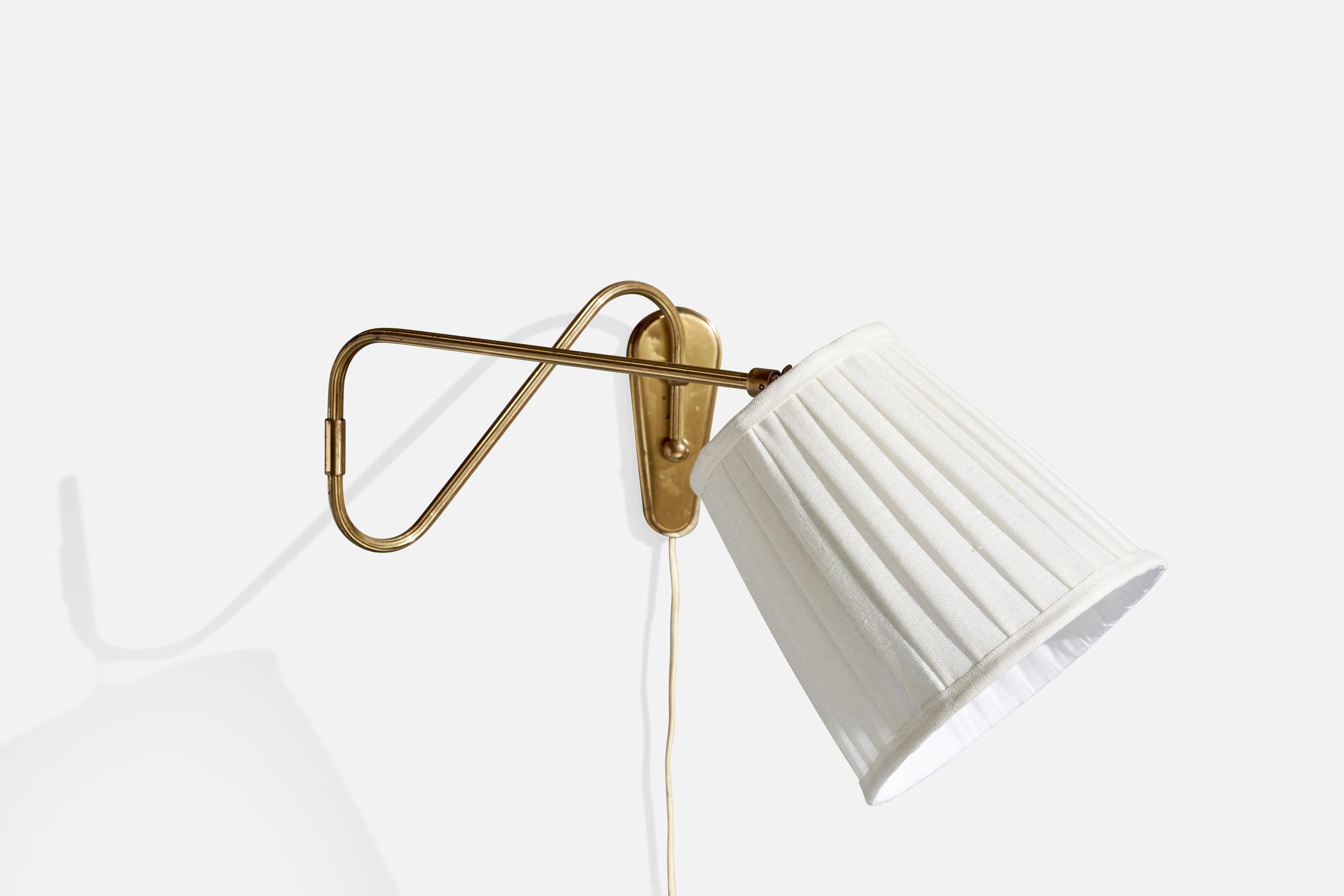 Danish Designer, Wall Light, Brass, Fabric, Denmark, 1940s In Good Condition For Sale In High Point, NC