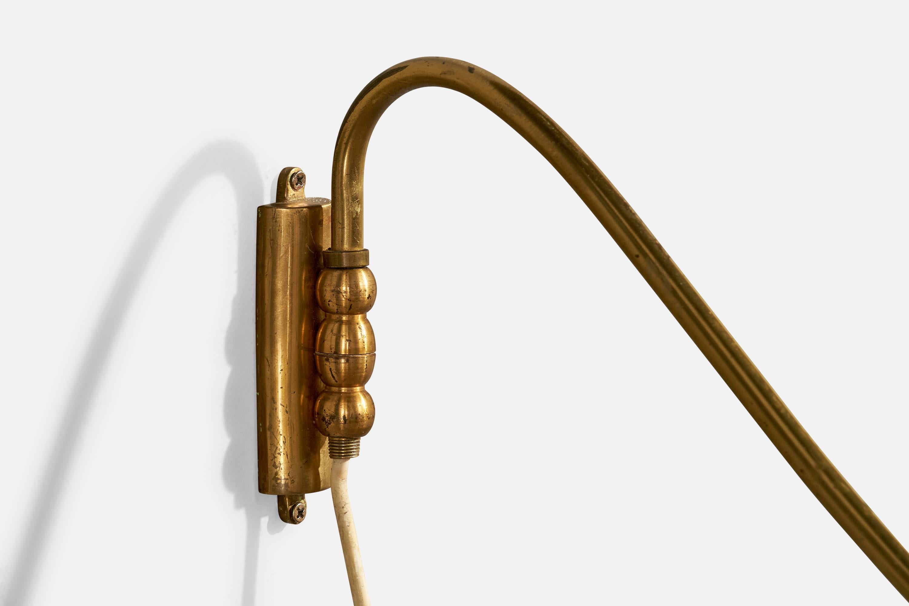 Dänische Designerin, Wandleuchte, Messing, Stoff, Dänemark, 1940er Jahre im Angebot 1