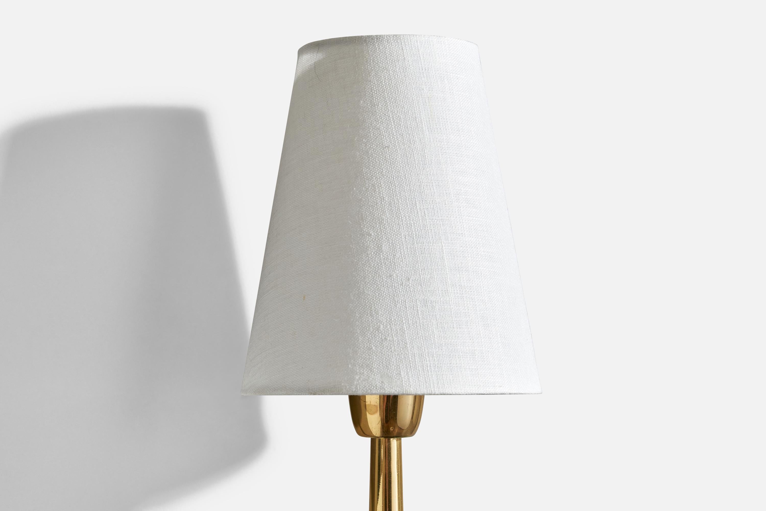 Ottone Designer danese, lampada da parete, ottone, tessuto, Danimarca, anni '1950 in vendita