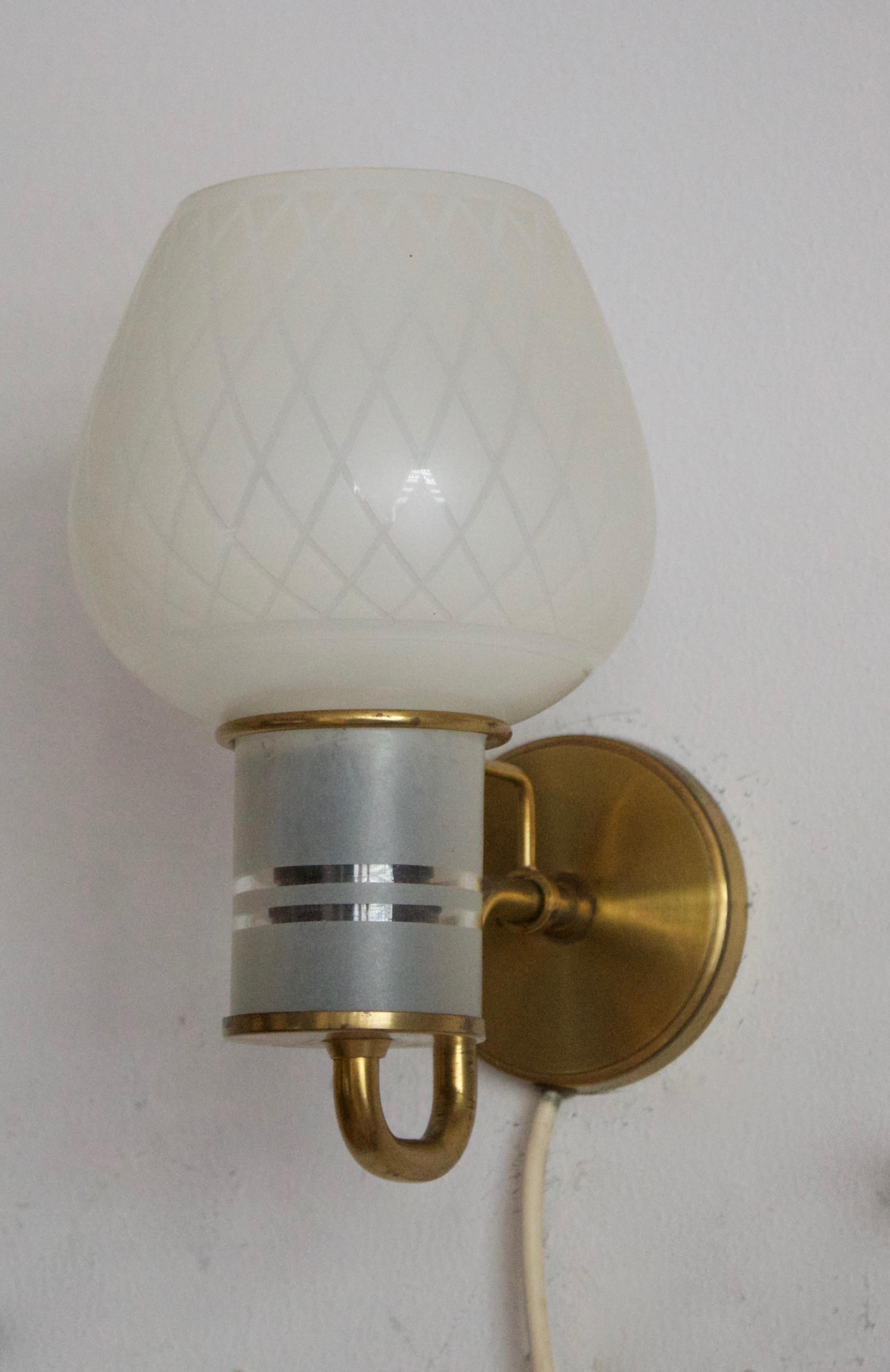 Danish Designer, Wall Light, Brass, Glass, Denmark, 1940s In Good Condition For Sale In High Point, NC
