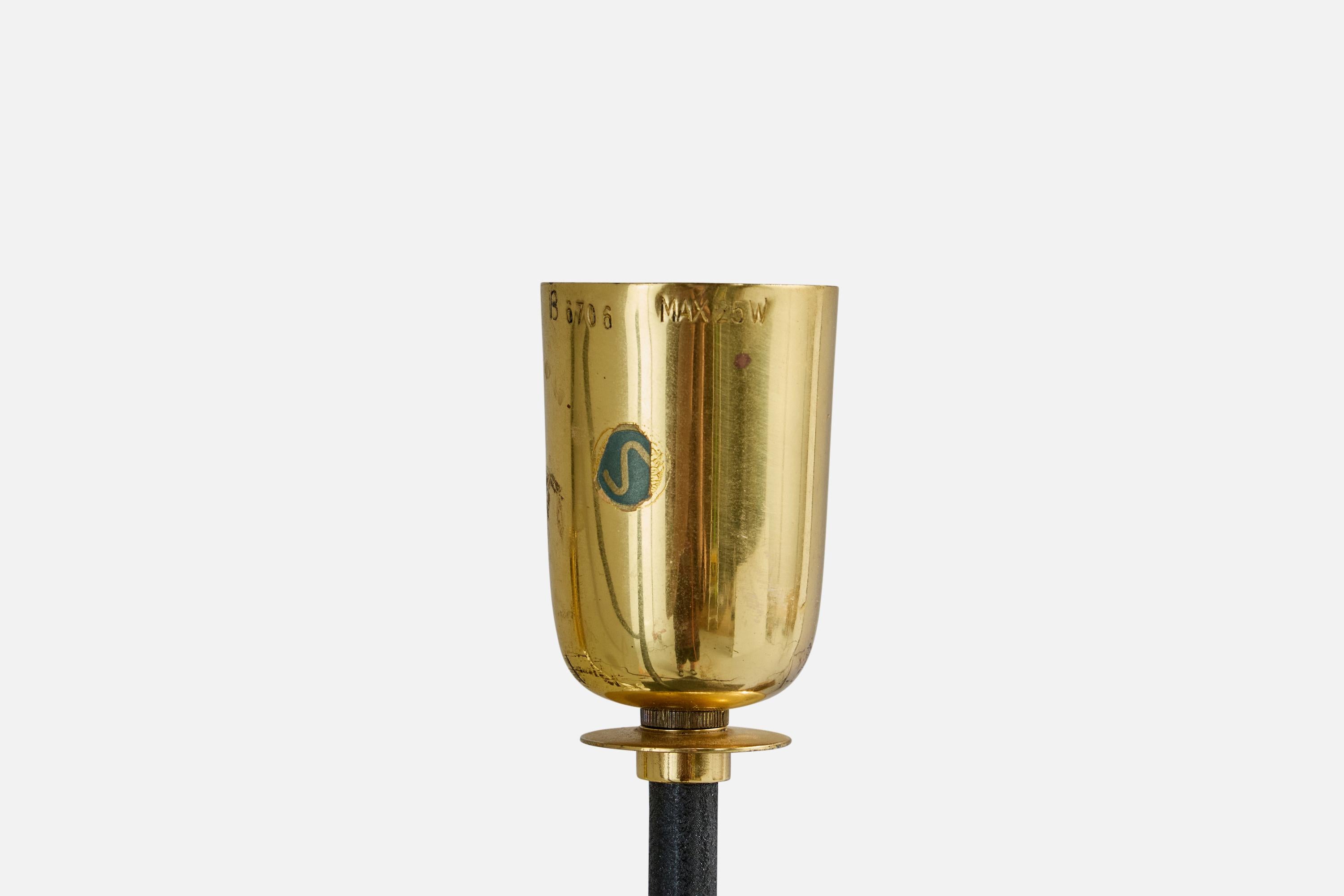 Dänische Designerin, Wandleuchte, Messing, Metall, Stoff, Dänemark, 1950er Jahre im Angebot 4