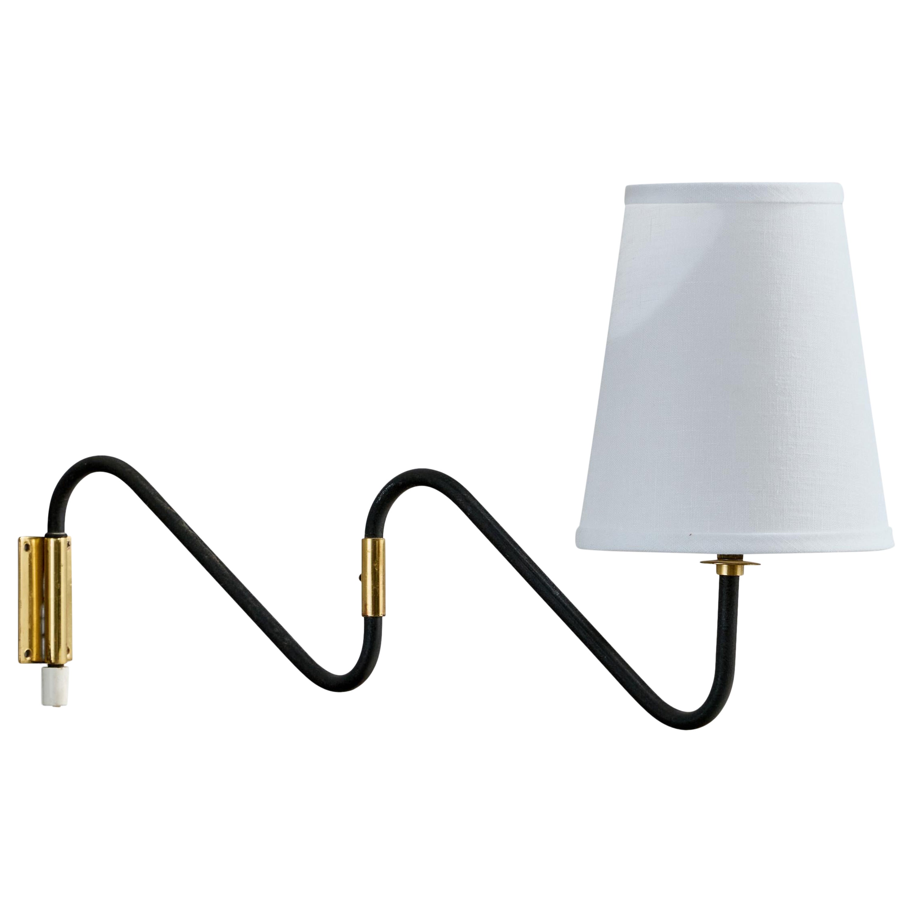 Dänische Designerin, Wandleuchte, Messing, Metall, Stoff, Dänemark, 1950er Jahre im Angebot