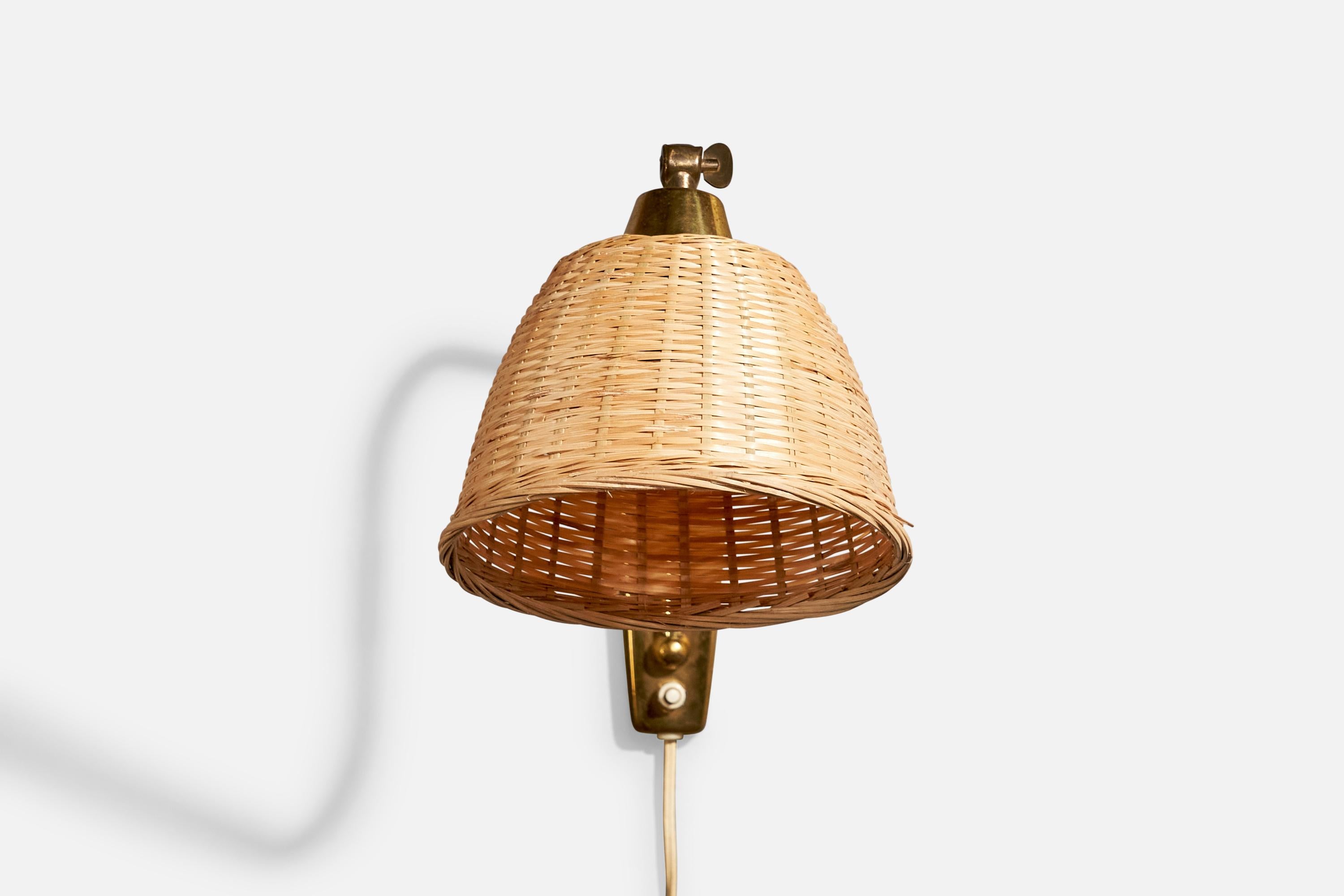 Danese Designer danese, lampada da parete, ottone, rattan, Danimarca, anni '40 in vendita