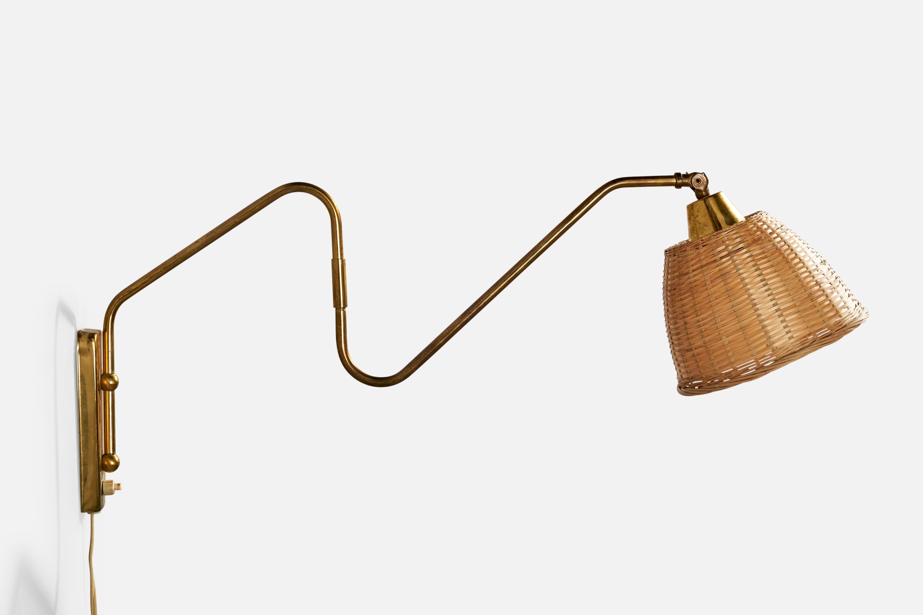 Designer danese, lampada da parete, ottone, rattan, Danimarca, anni '40 In condizioni buone in vendita a High Point, NC