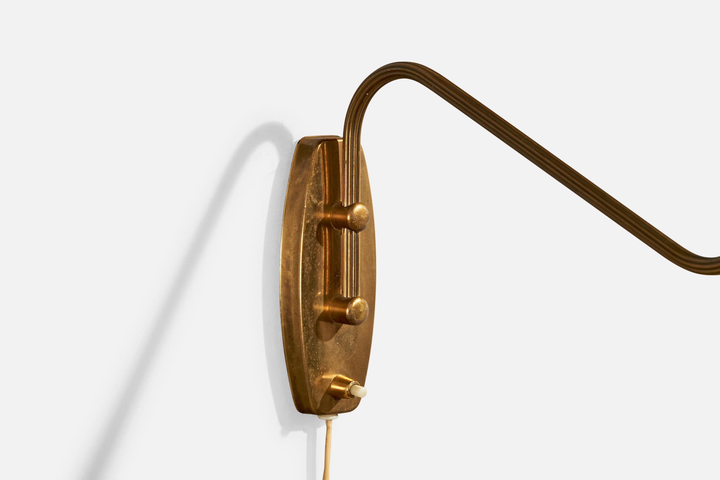 Dänische Designerin, Wandleuchte, Messing, Rattan, Dänemark, 1940er Jahre im Angebot 1