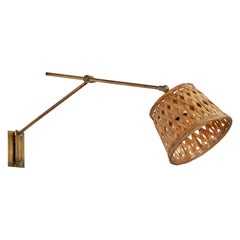 Diseñador danés, aplique de pared, latón, ratán, Dinamarca, década de 1940