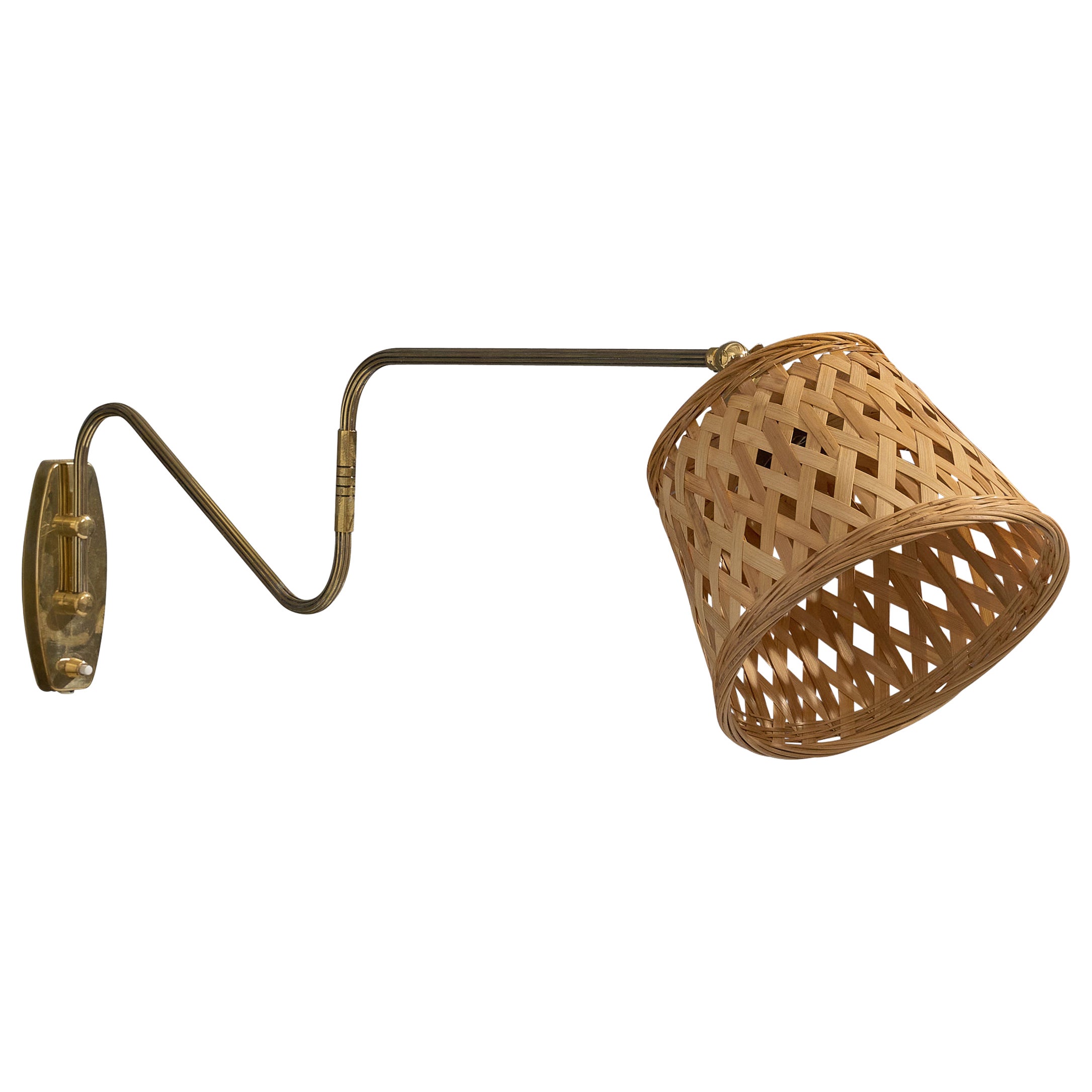 Designer danese, lampada da parete, ottone, rattan, Danimarca, anni '1950