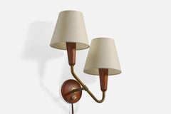 Dänischer Designer, Wandleuchte, Messing, Teakholz, Stoff, Dänemark, 1950er Jahre