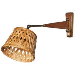 Design/One, applique murale, laiton, teck, rotin, Danemark, années 1950