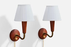 Diseñador danés, apliques de pared, latón, teca, tela, Dinamarca, años 1950