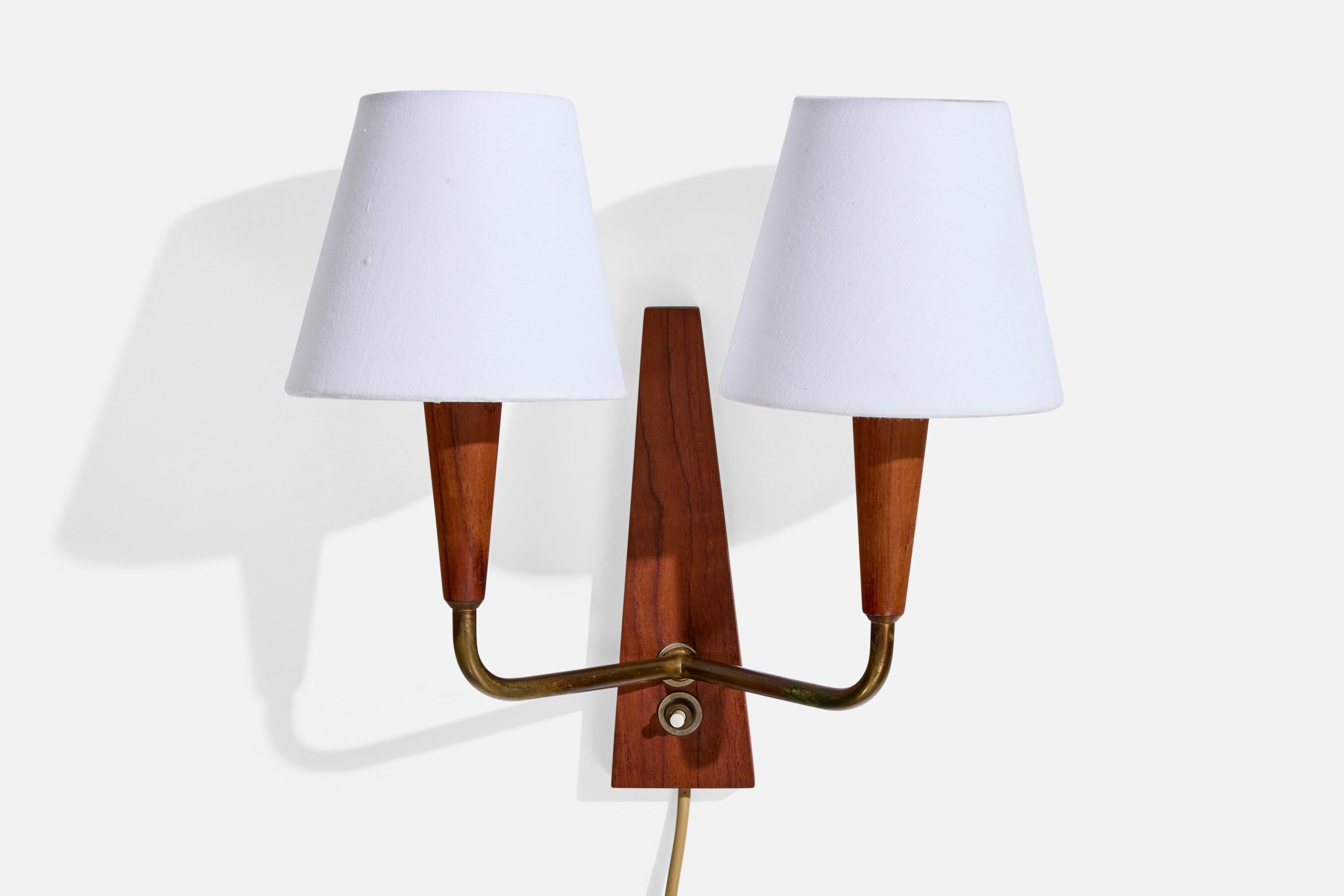 Danois Design/One, appliques, laiton, teck, tissu, Danemark, années 1950 en vente
