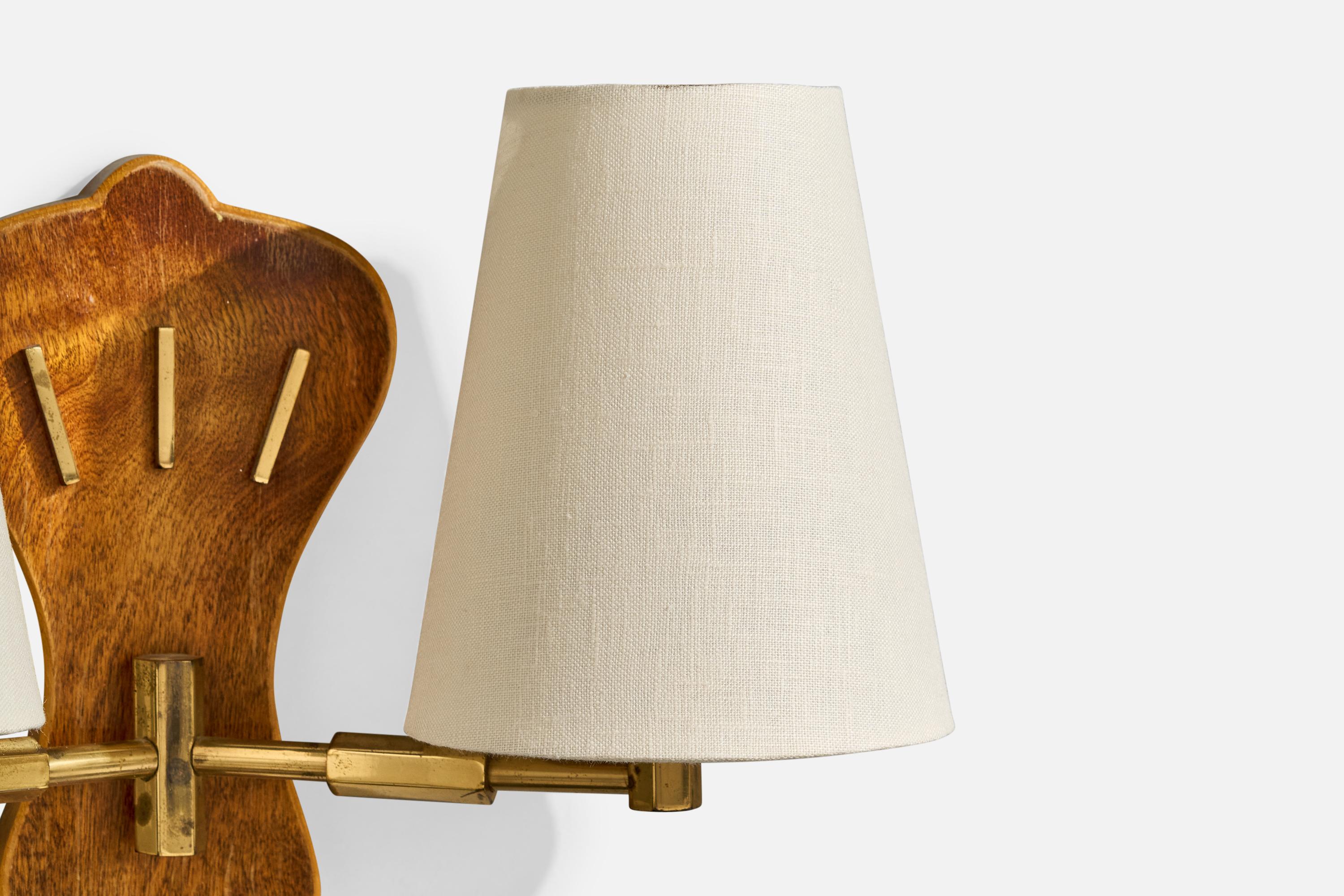 Ottone Designer danese, lampade da parete, ottone, legno, tessuto, Danimarca, anni '40 in vendita