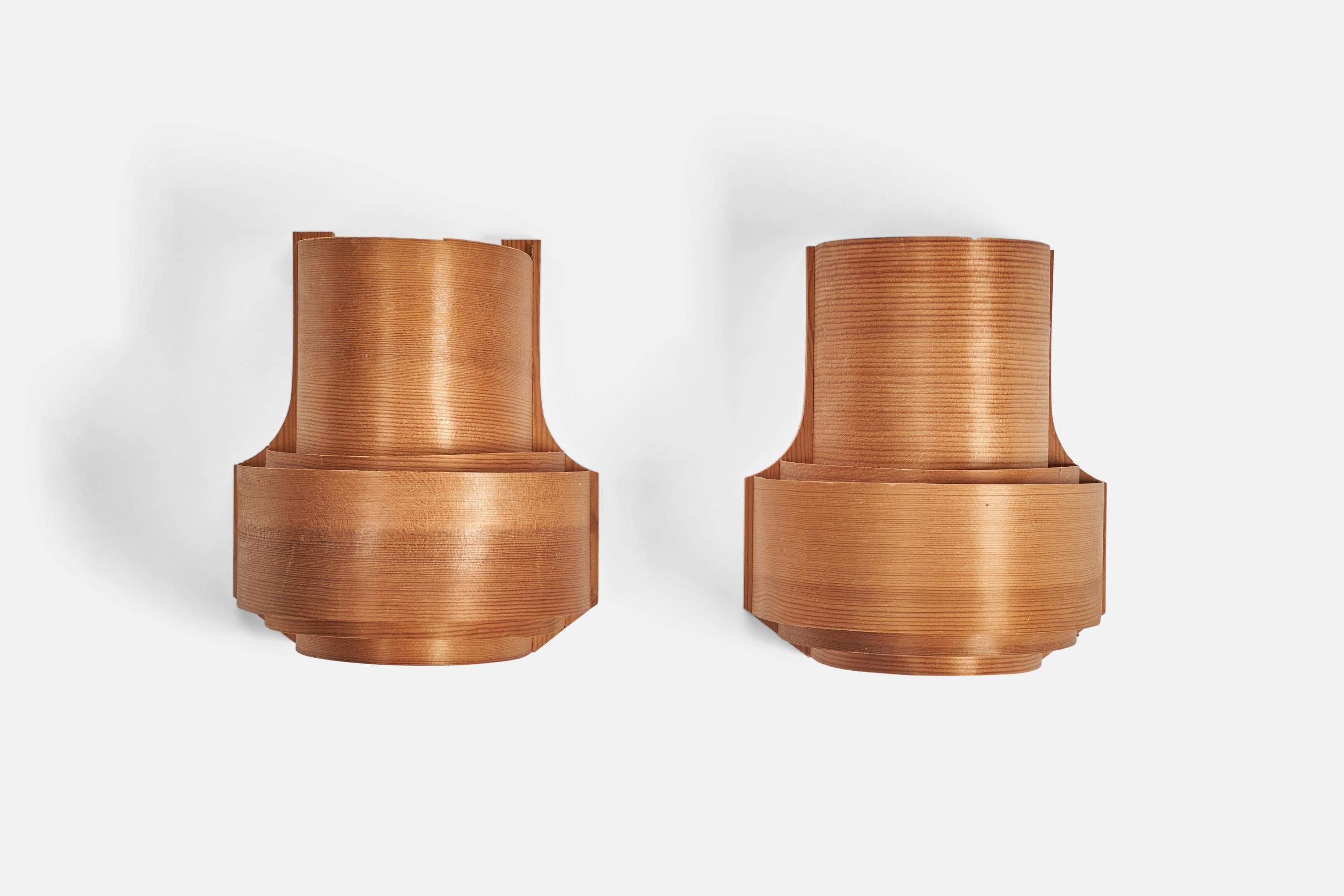 Danish Designer, Wall Lights, Moulded Pine Veneer, Denmark, 1970s In Good Condition For Sale In High Point, NC
