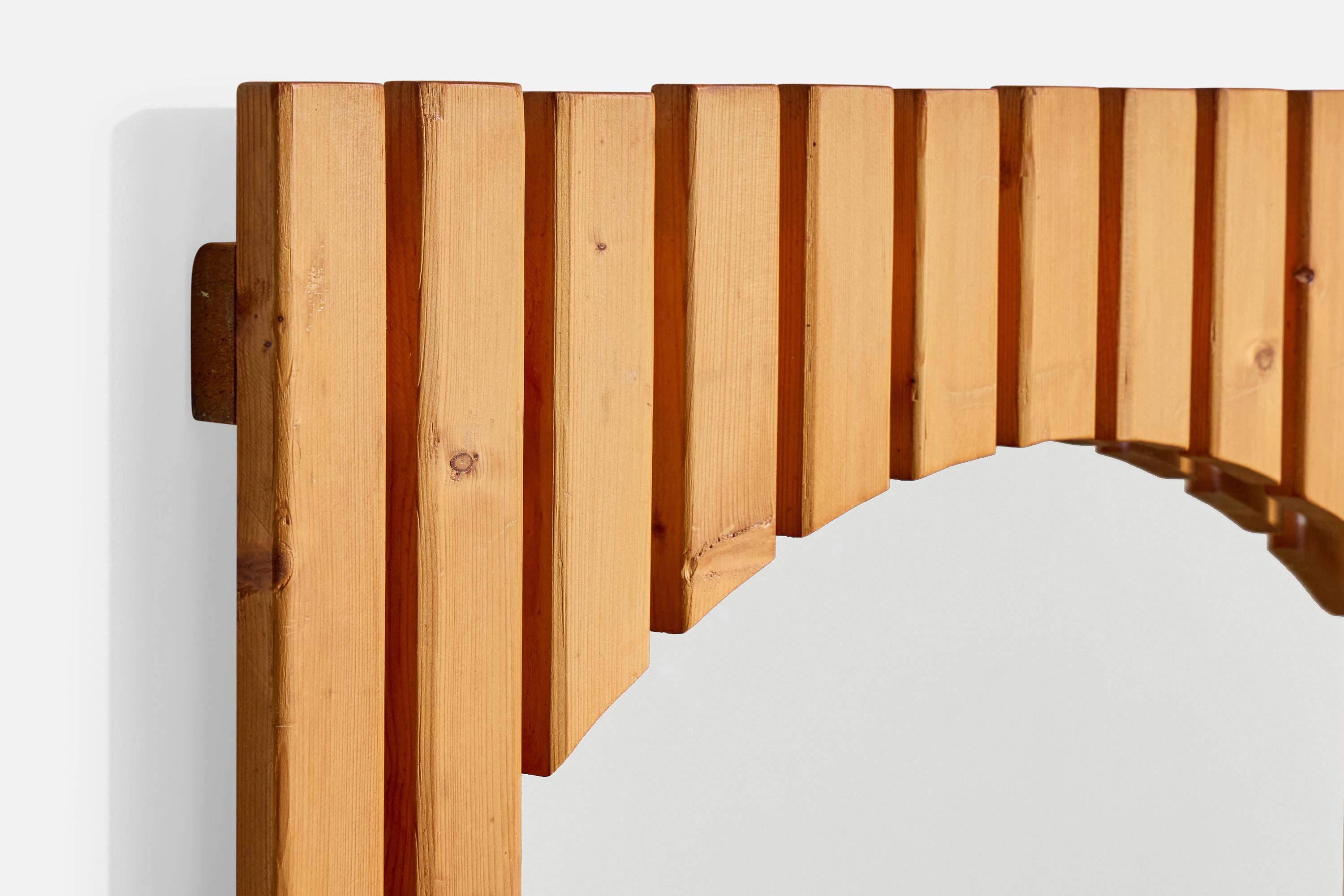Danish Designer, Wall Mirror, Pine, Denmark, 1970s In Good Condition For Sale In High Point, NC