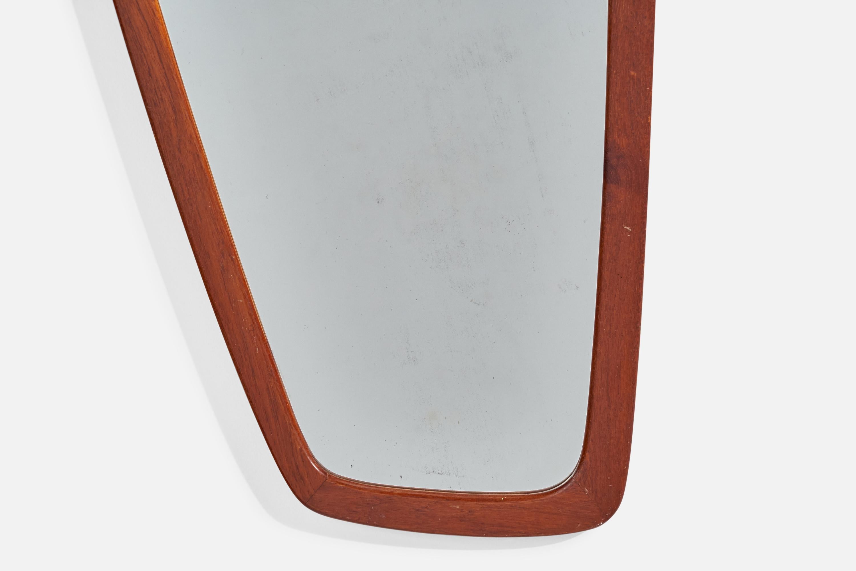 Milieu du XXe siècle Miroir mural de designer danois, teck, verre de miroir, Danemark, années 1950 en vente