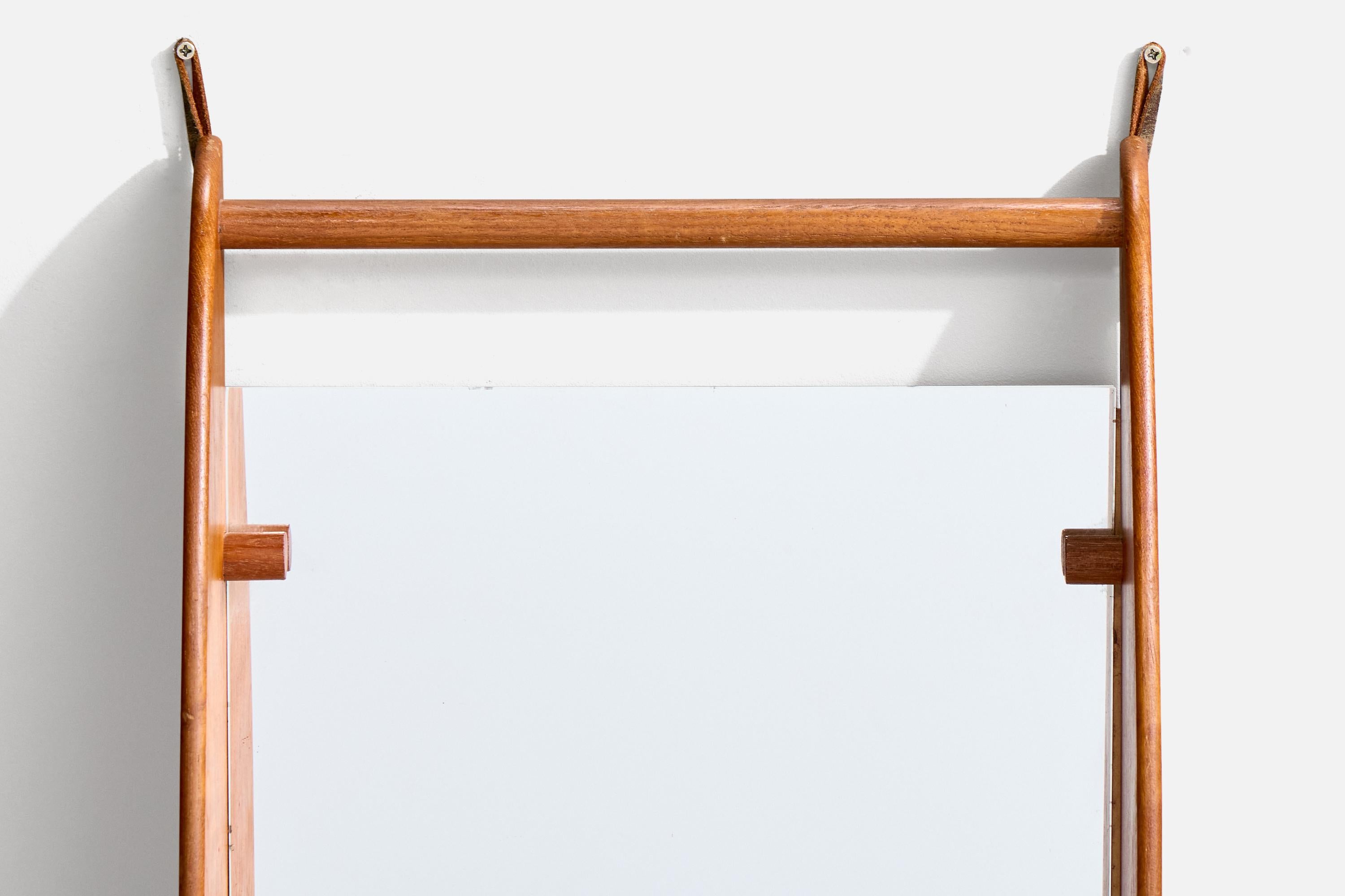 Milieu du XXe siècle Miroir mural de designer danois avec étagère, teck, miroir, cuir, Danemark, années 1950 en vente