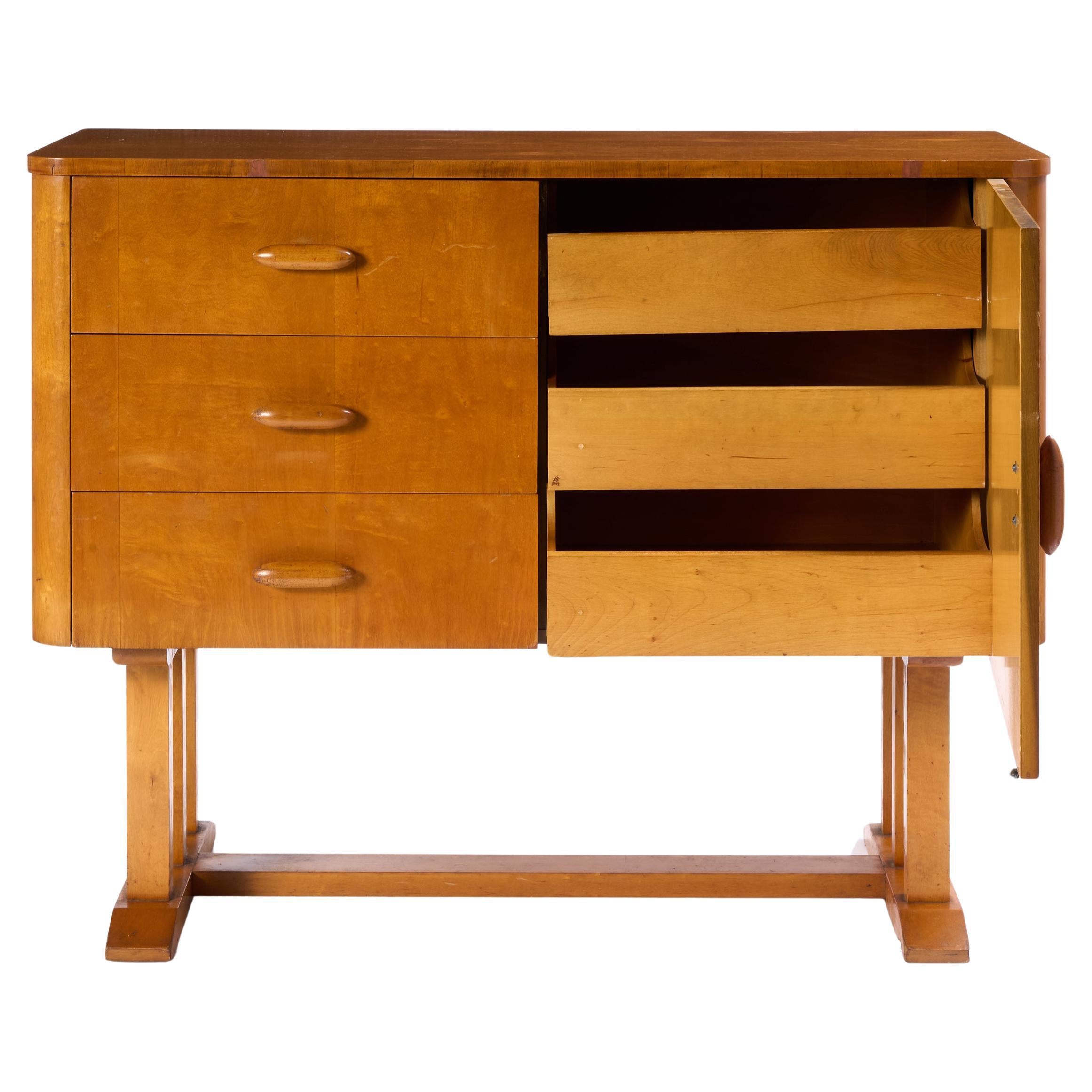 Milieu du XXe siècle Designer danois, Coffre en bois attribué à Otto Faerge en vente