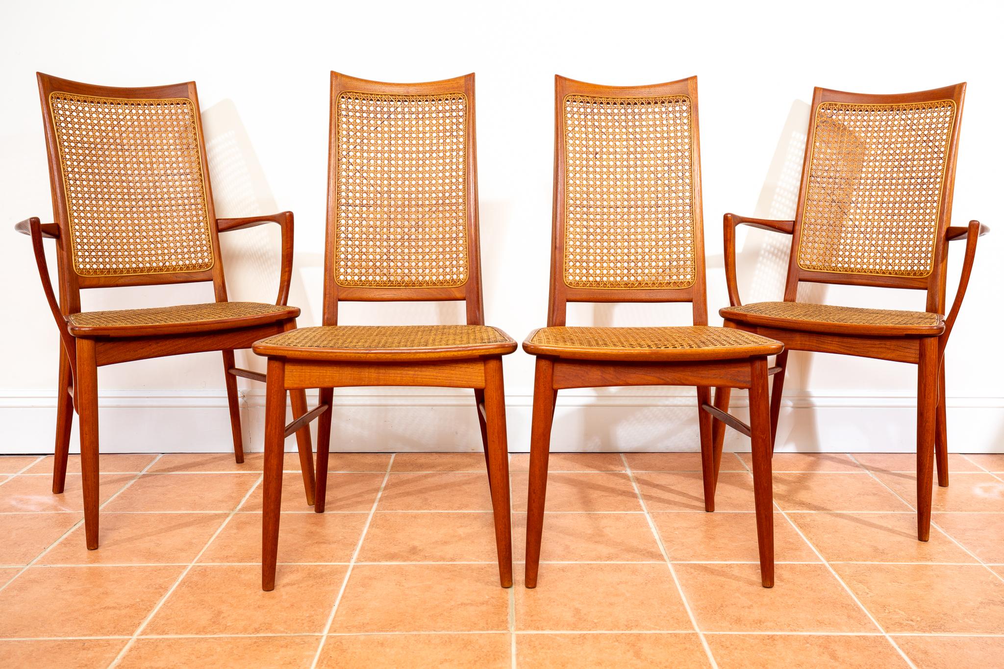 Fatto a mano Sedie da pranzo danesi 1960 Teak Niels Koefoed Set di 4 Koefoeds Hornslet Rattan Cane in vendita