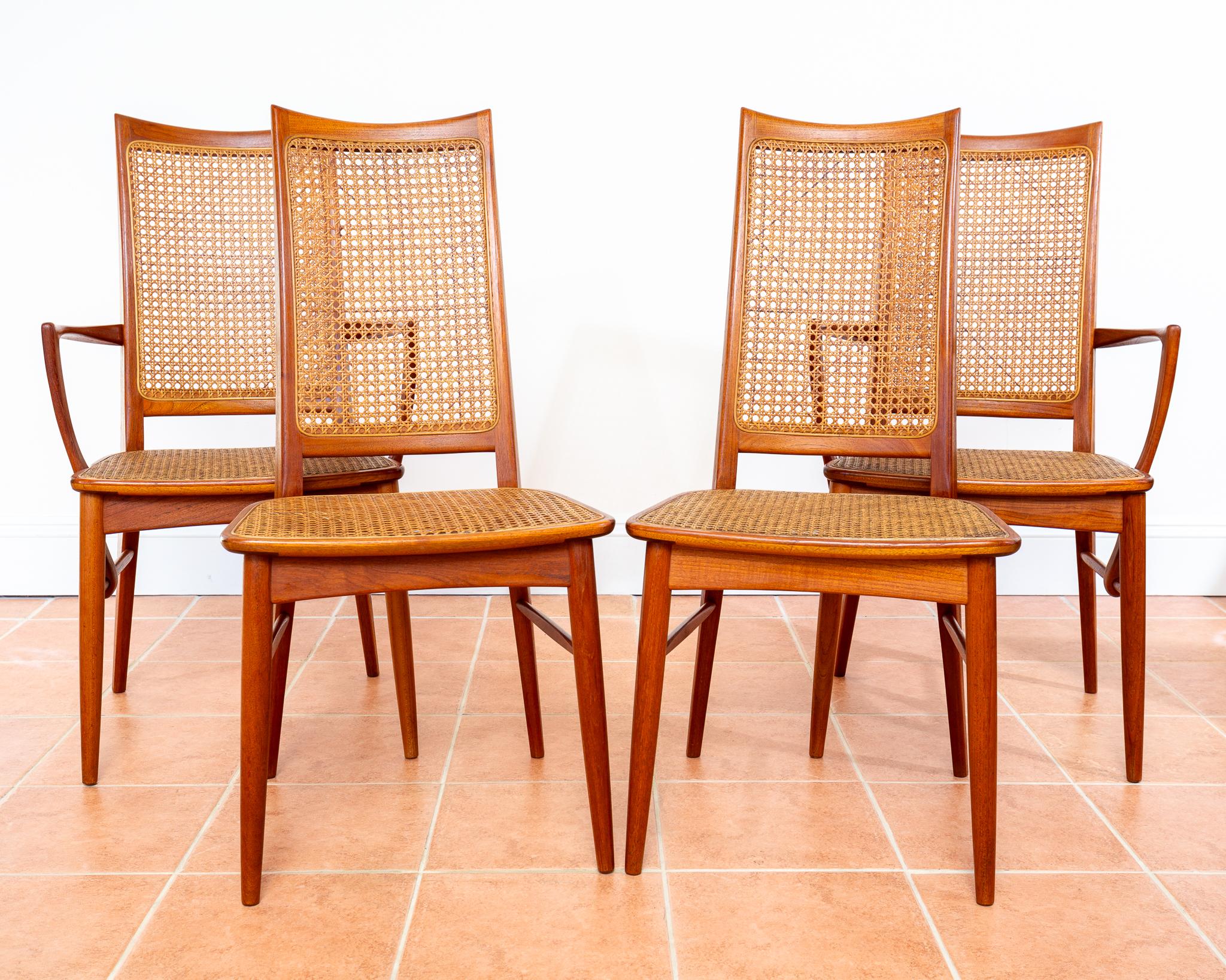 Metà XX secolo Sedie da pranzo danesi 1960 Teak Niels Koefoed Set di 4 Koefoeds Hornslet Rattan Cane in vendita