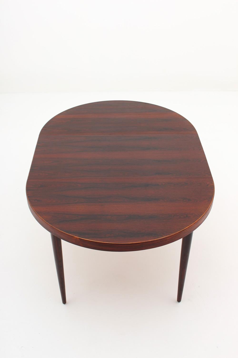Danish Dining Chairs and Table in Rosewood by Poul Hundevad 10