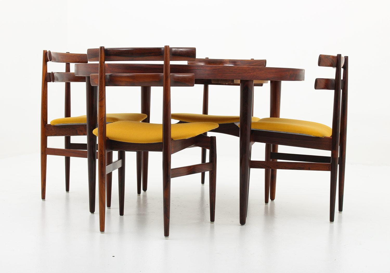 Danish Dining Chairs and Table in Rosewood by Poul Hundevad In Good Condition In Karlstad, SE