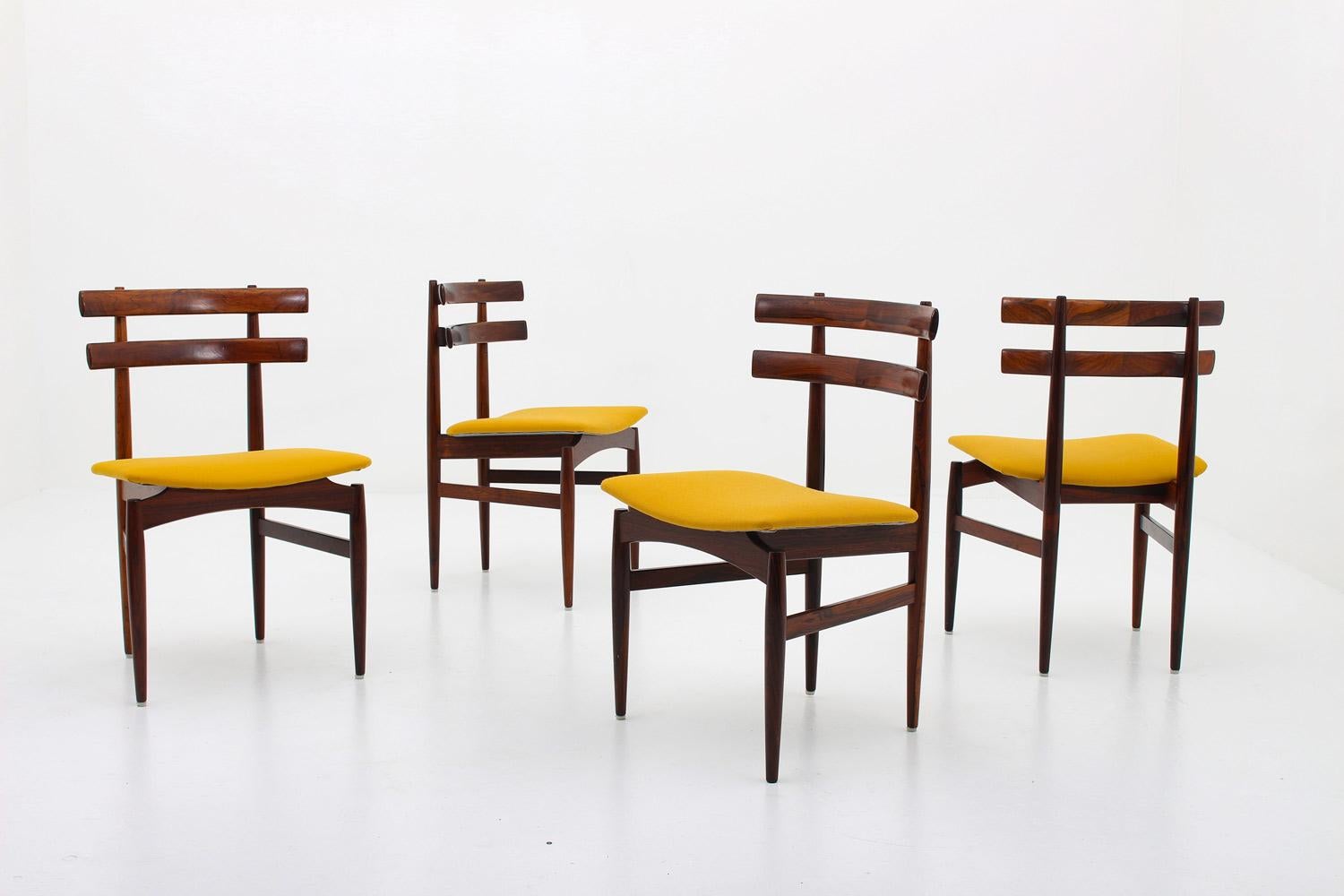 20th Century Danish Dining Chairs and Table in Rosewood by Poul Hundevad