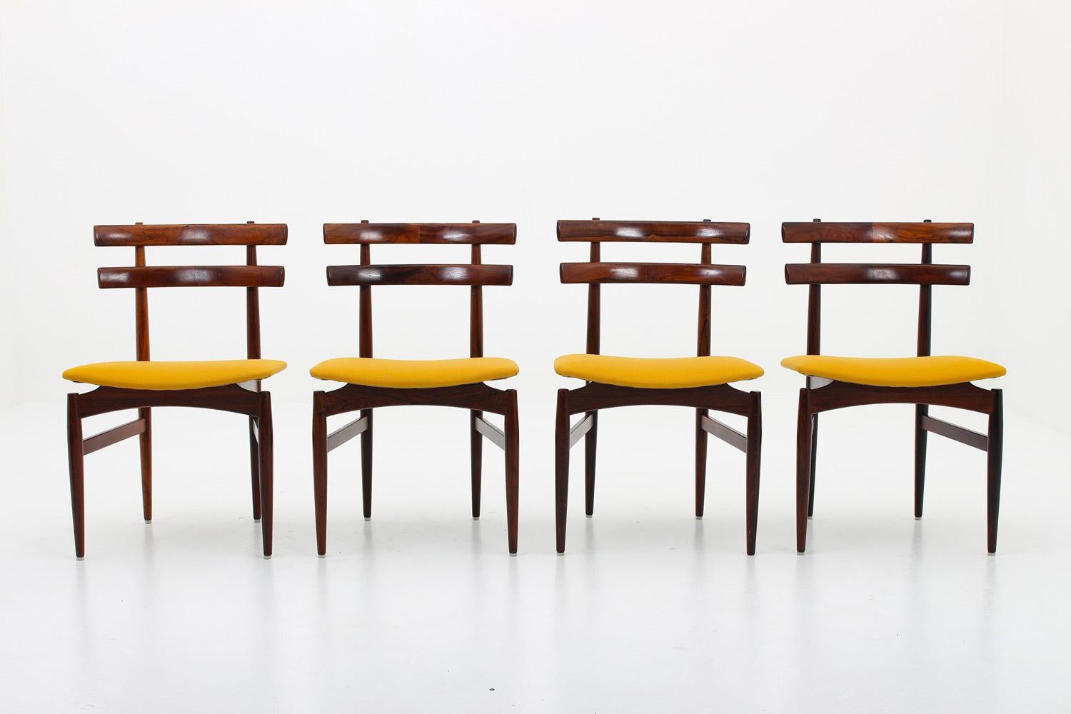 Danish Dining Chairs and Table in Rosewood by Poul Hundevad 1