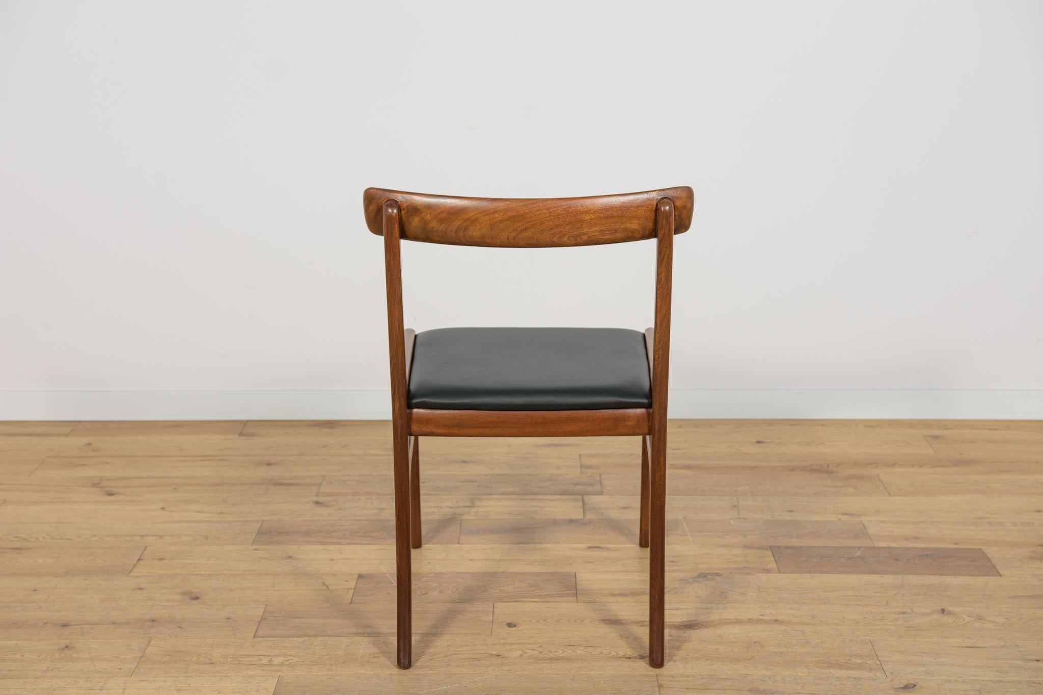 Danish Dining Chairs by Ole Wanscher for Poul Jeppesens Furniture Factory, 1960 For Sale 10