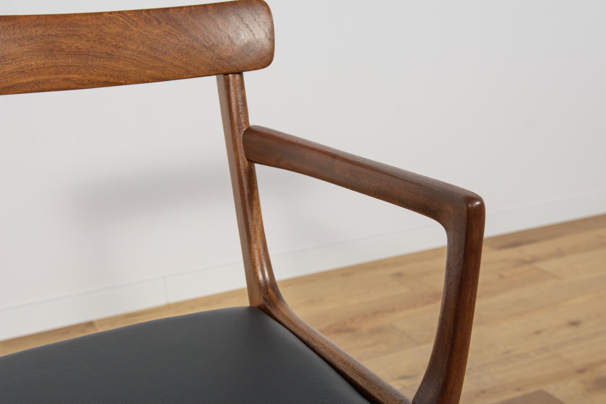 Danish Dining Chairs by Ole Wanscher for Poul Jeppesens Furniture Factory, 1960 For Sale 12