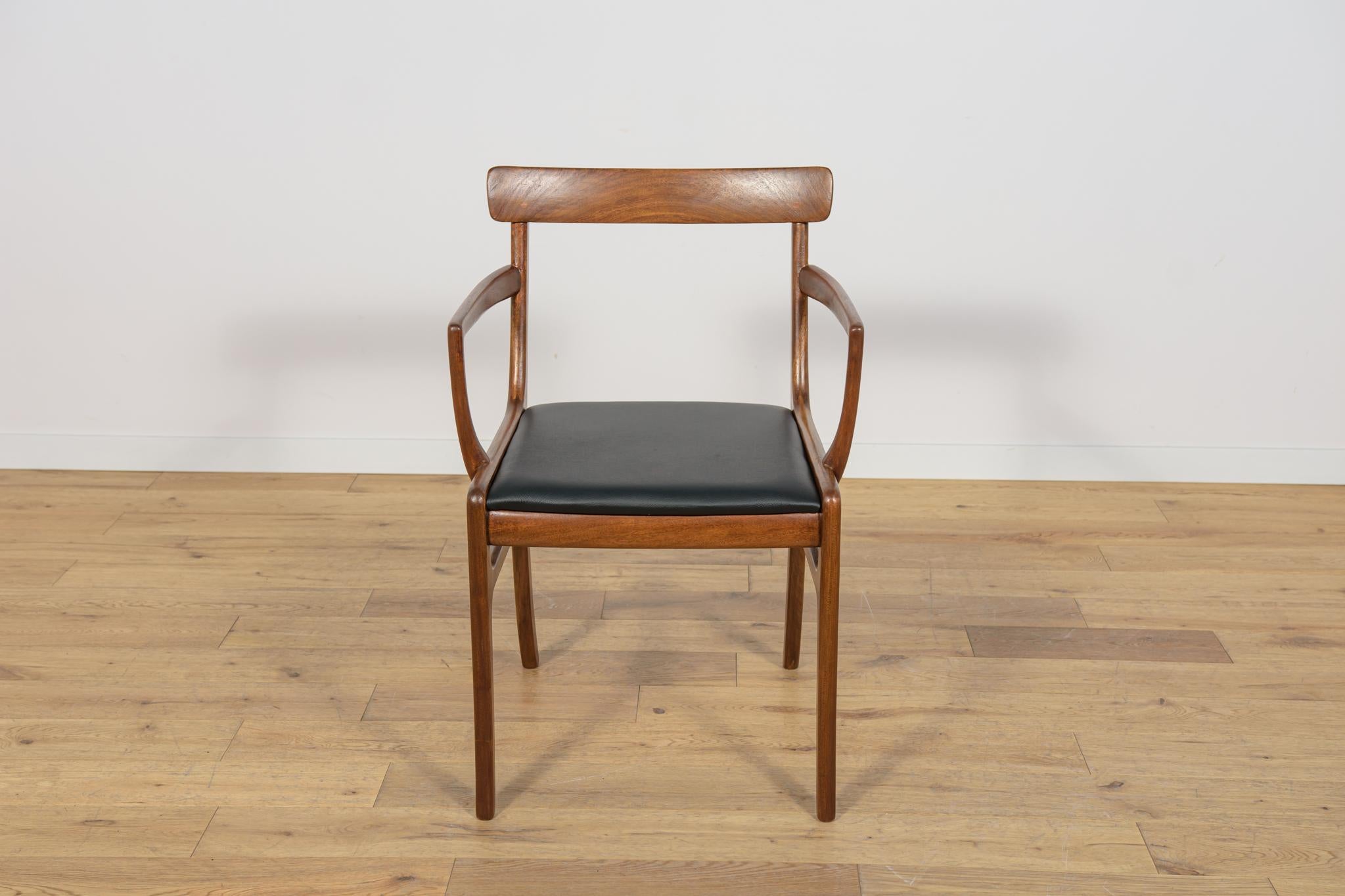Danish Dining Chairs by Ole Wanscher for Poul Jeppesens Furniture Factory, 1960 In Excellent Condition For Sale In GNIEZNO, 30