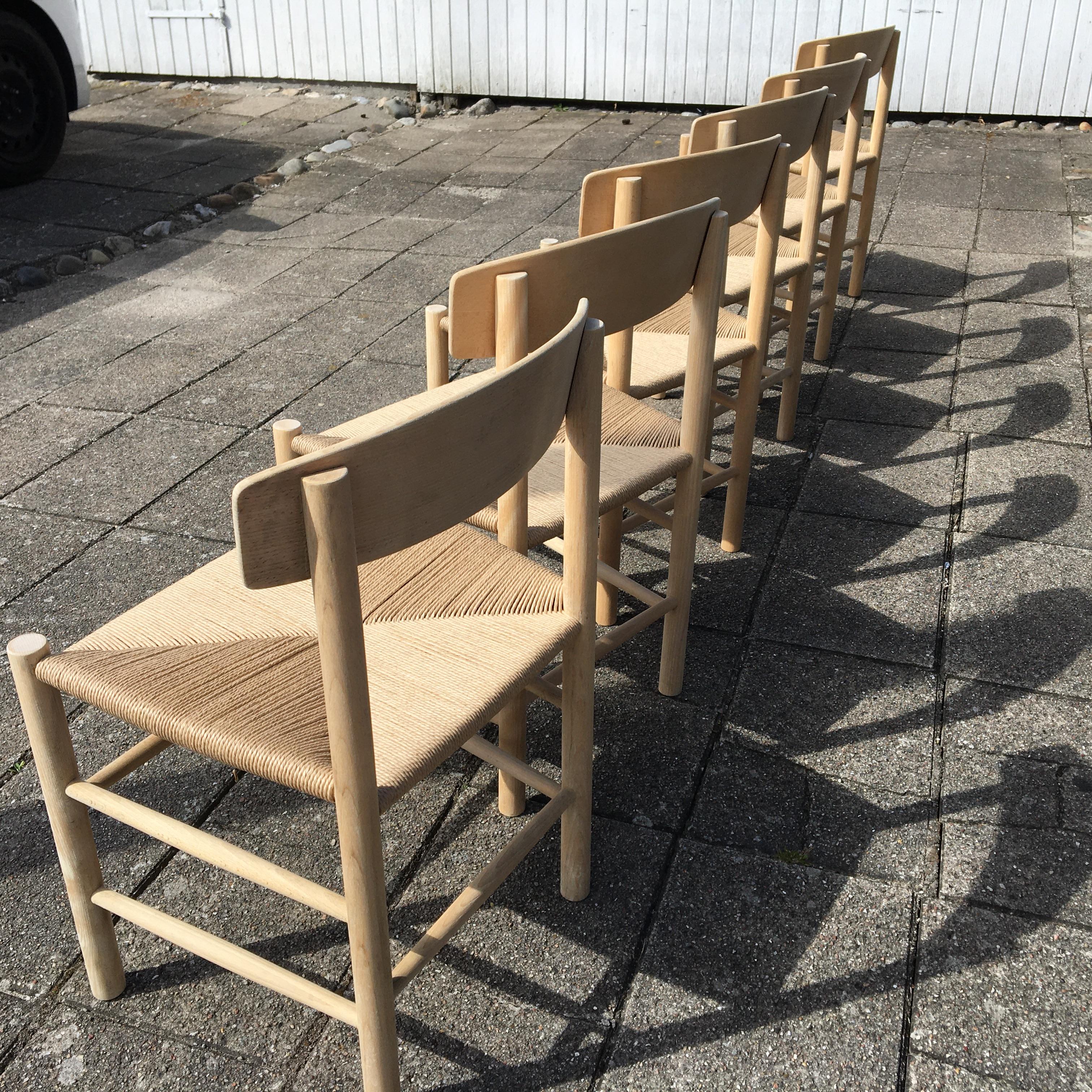 Danish Dining Chairs in Beech J 39 from Designer Børge Mogensen 2