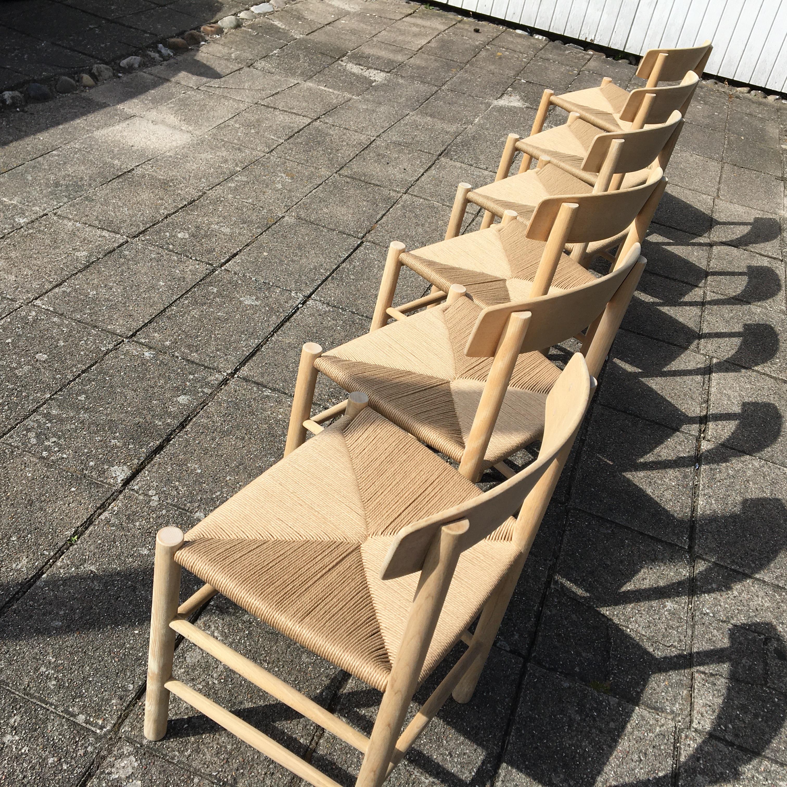 Danish Dining Chairs in Beech J 39 from Designer Børge Mogensen 3