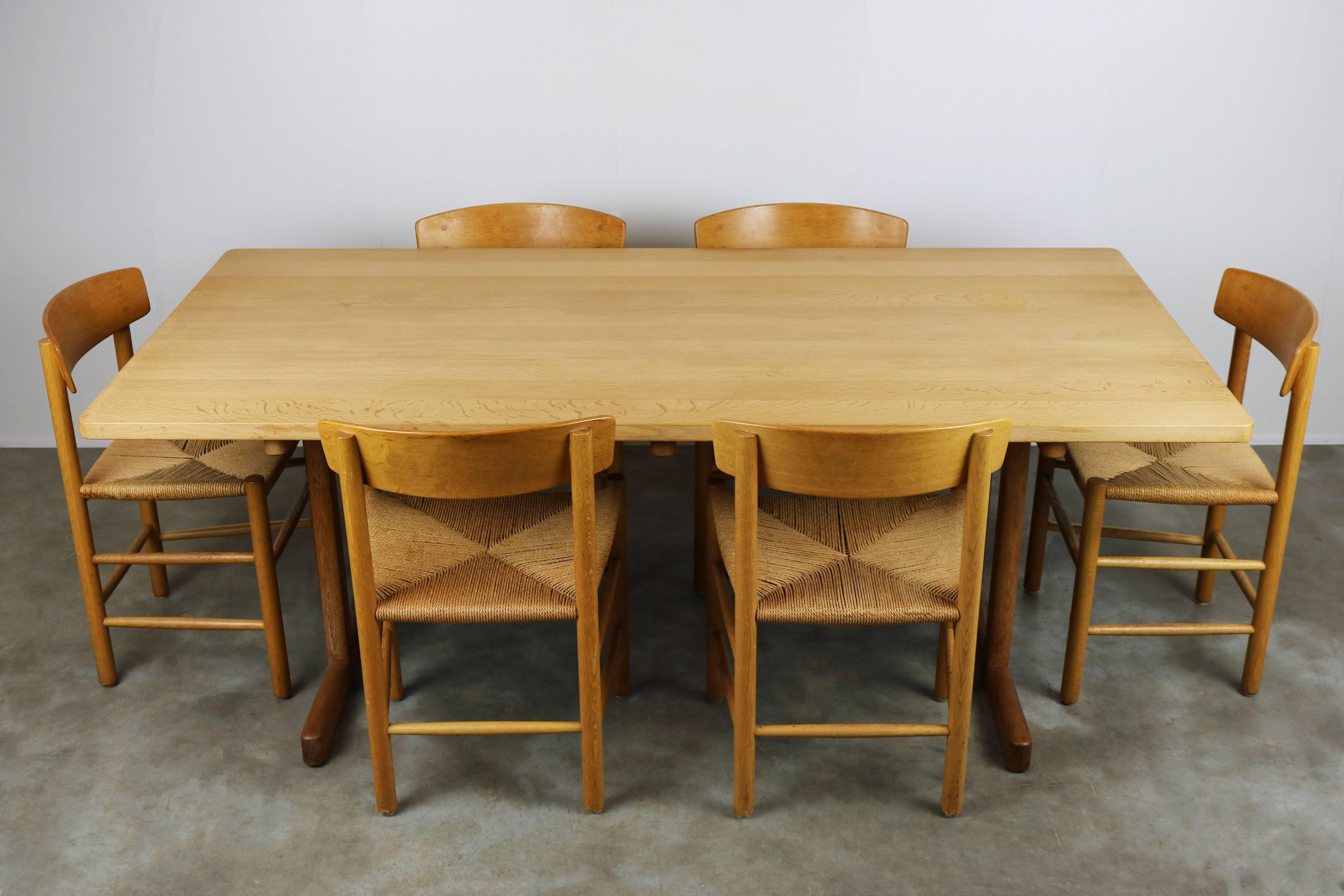 Danish Dining Room Set J39 Chairs & 6286 Table by Borge Mogensen for Fredericia In Good Condition In Ijzendijke, NL