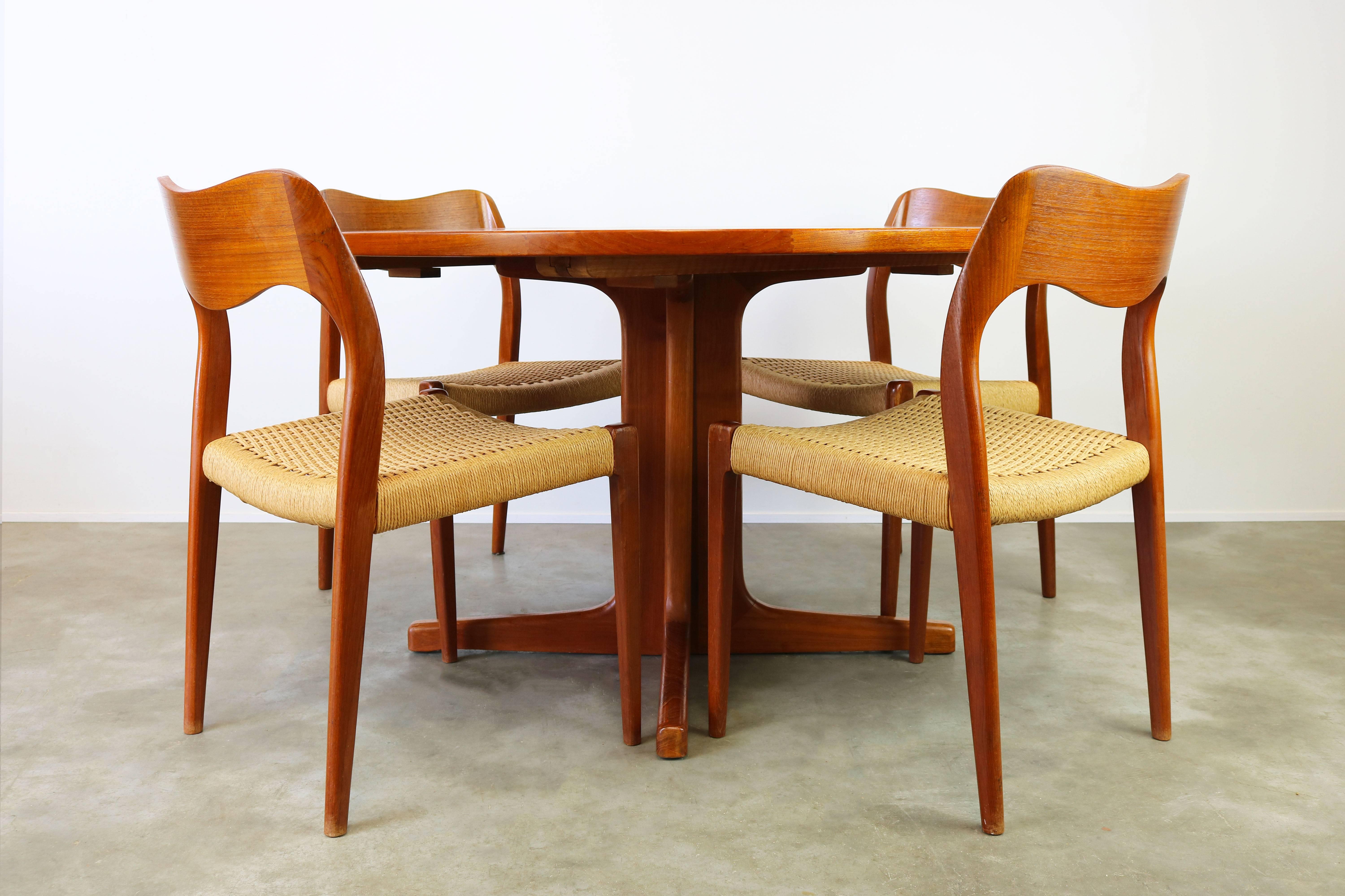 Mid-20th Century Danish Dining Room Set Model 71 Teak Papercord by Niels Otto Moller 1950 Brown