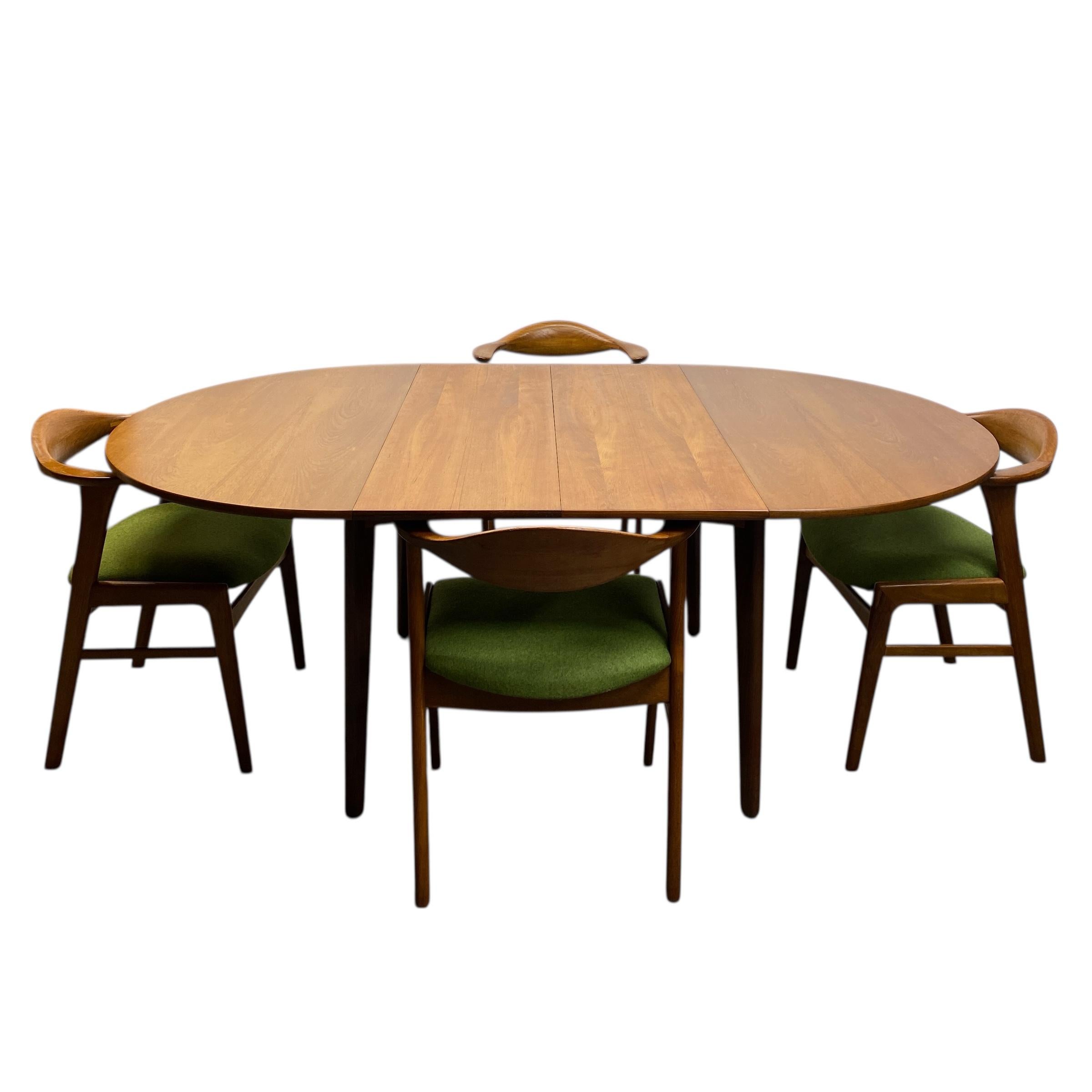 Danish Dining Set Erik Kirkegaard Model 49 & Danish Dining Table Circular For Sale 4