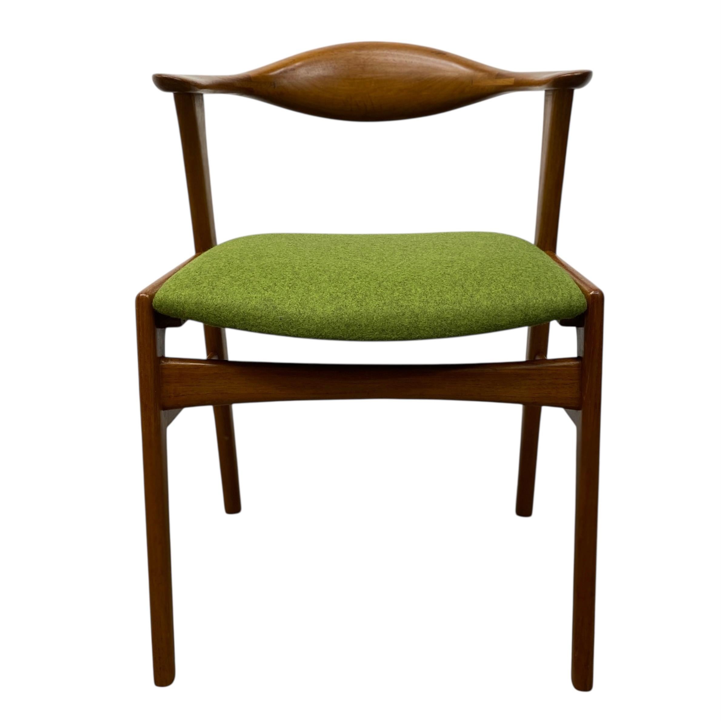 Danish Dining Set Erik Kirkegaard Model 49 & Danish Dining Table Circular For Sale 7