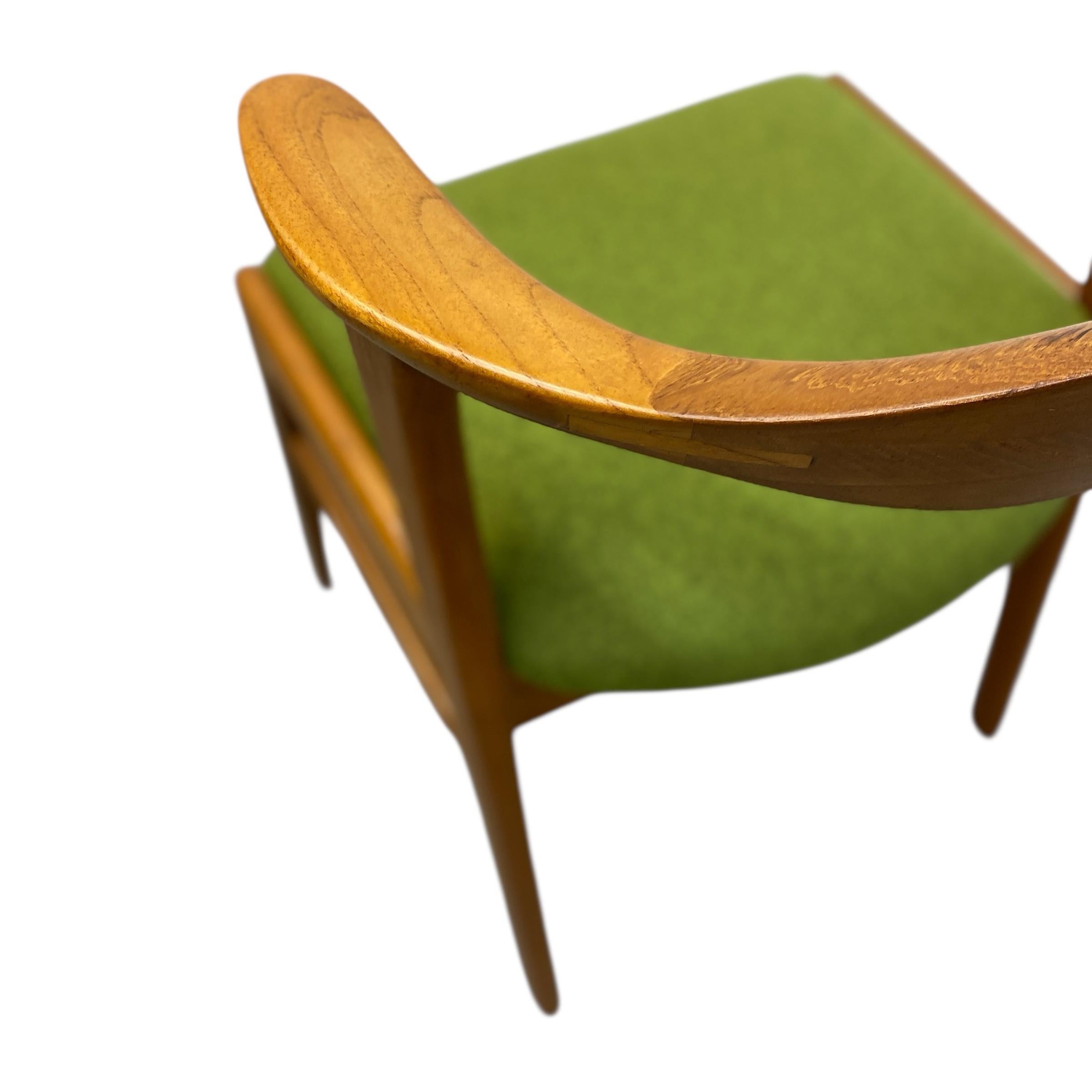 Danish Dining Set Erik Kirkegaard Model 49 & Danish Dining Table Circular For Sale 8