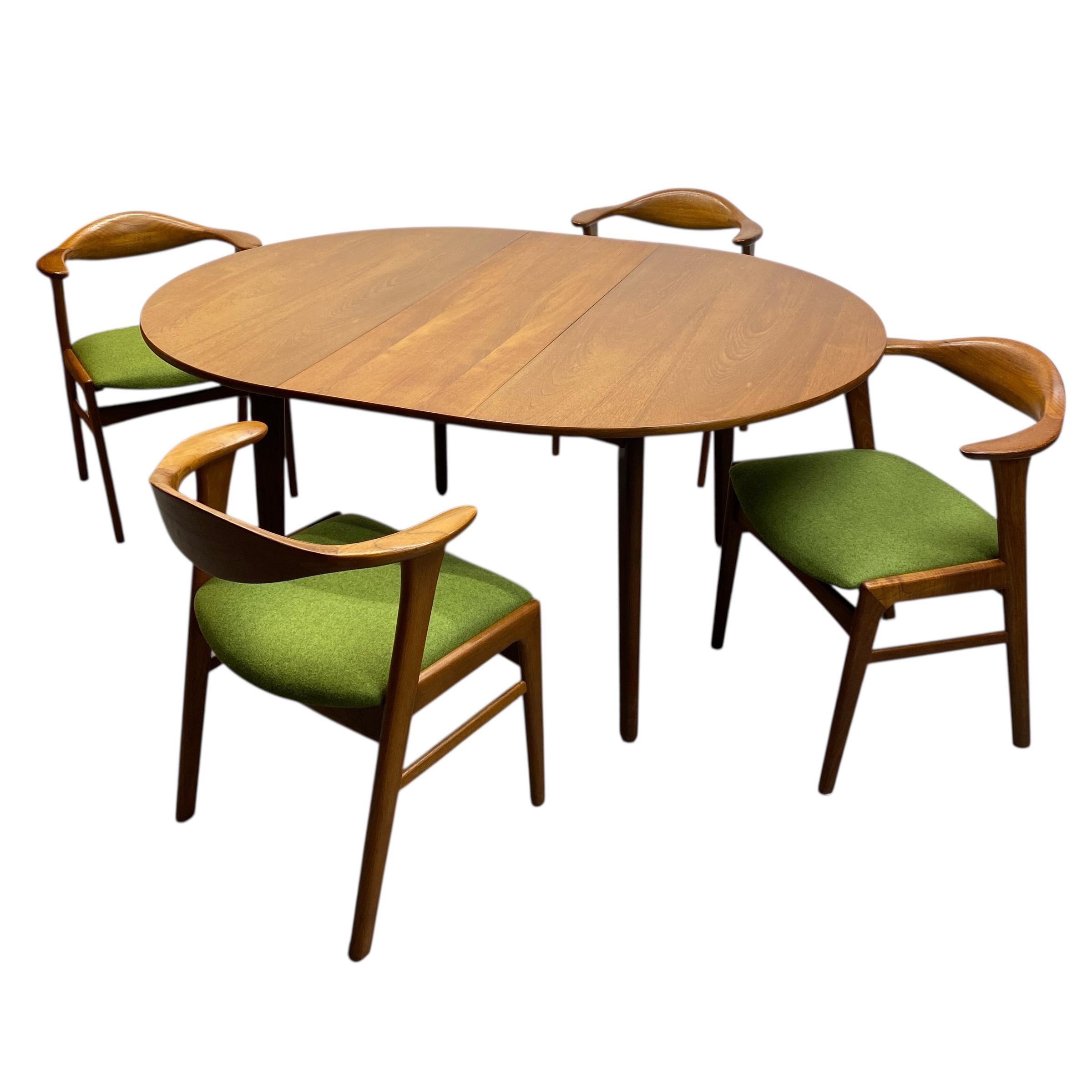 Mid-Century Modern Danish Dining Set Erik Kirkegaard Model 49 & Danish Dining Table Circular For Sale